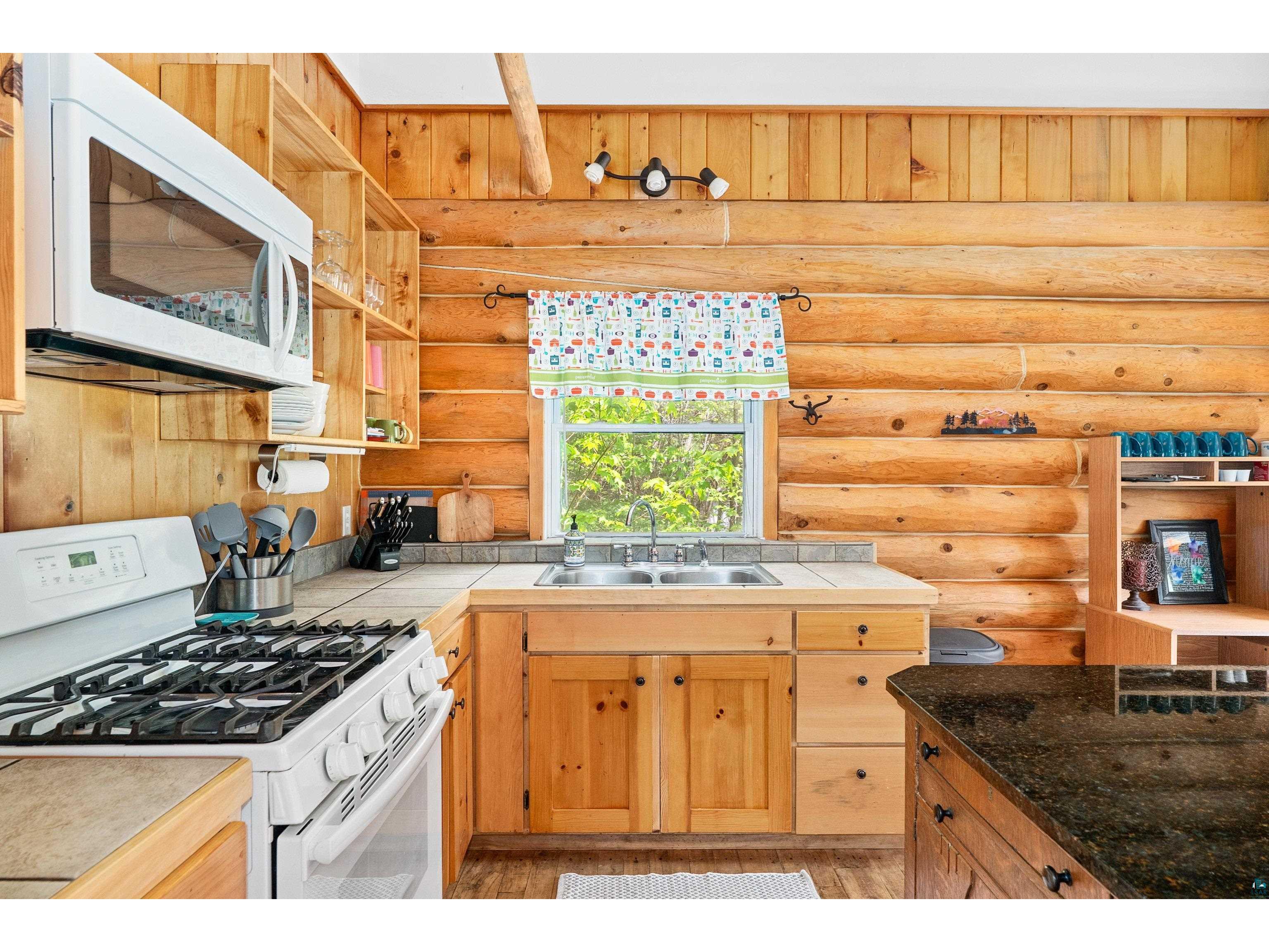 204 E Deeryard Rd Grand Marais MN 55604 - Deeryard 6125024 image10