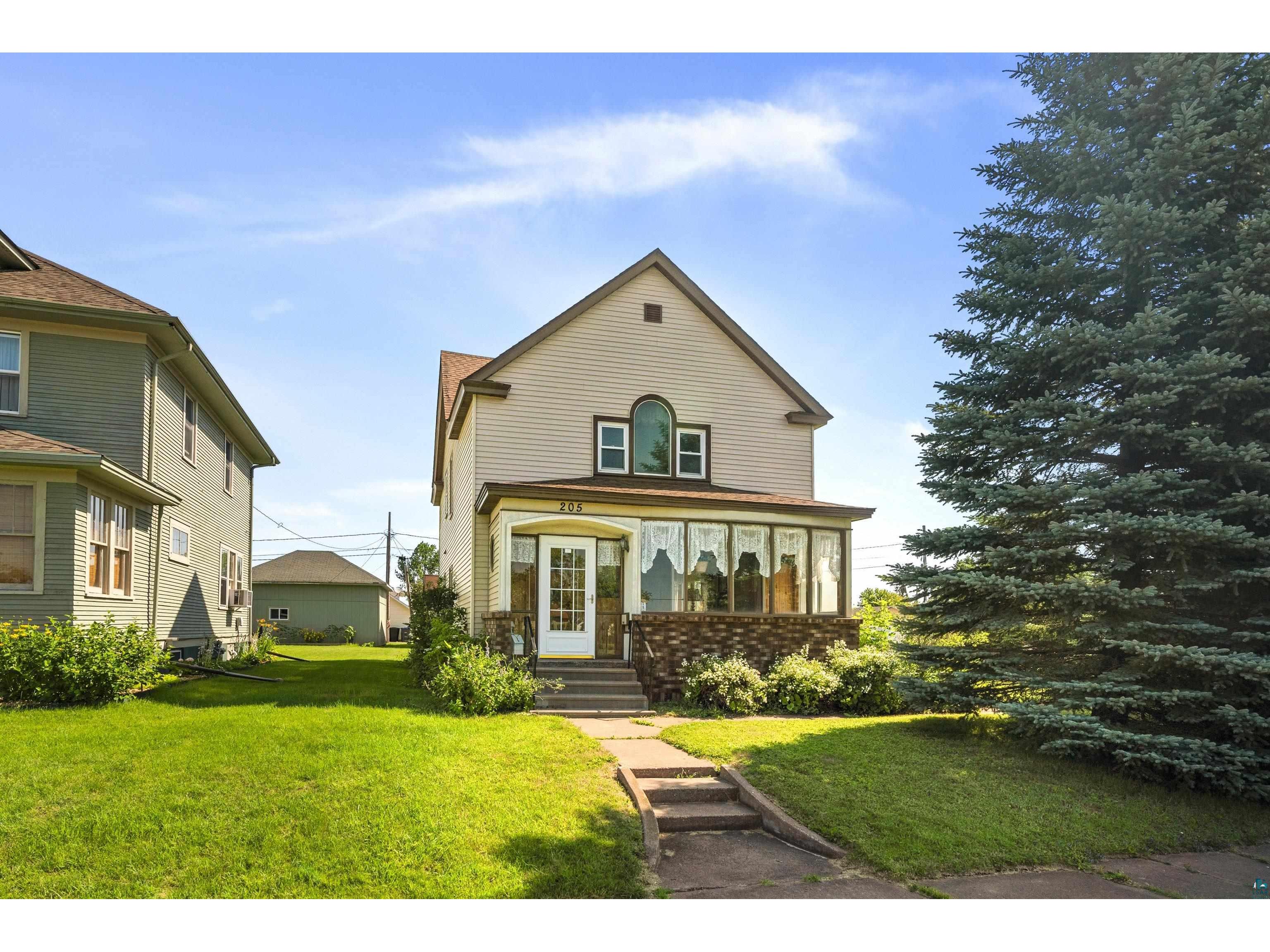 205 E 4th St Superior WI 54880 6114963 image1