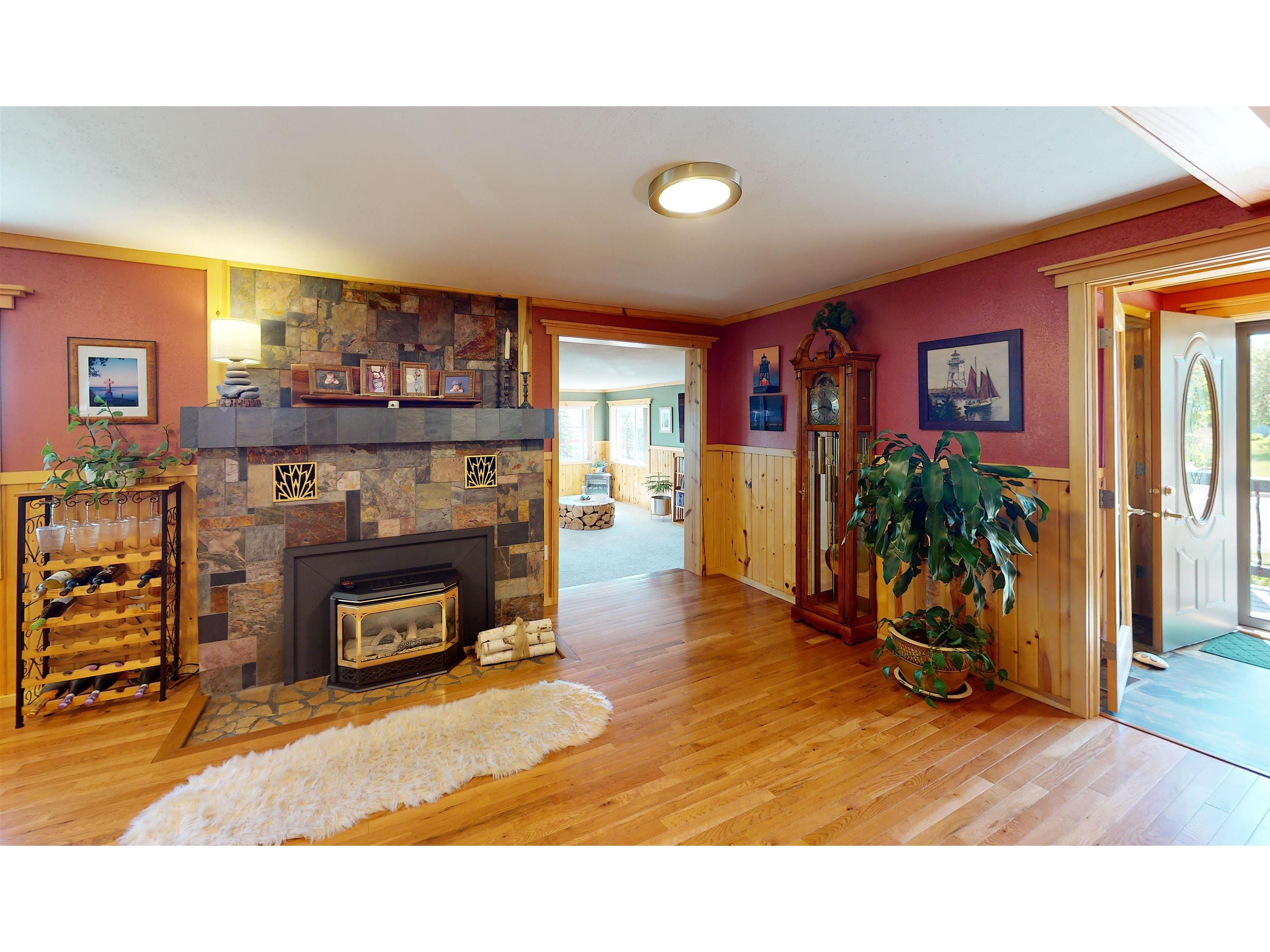 206 N Broadway Ave, Grand Marais, MN, 55604 | MLS: 6120399 | Edina Realty