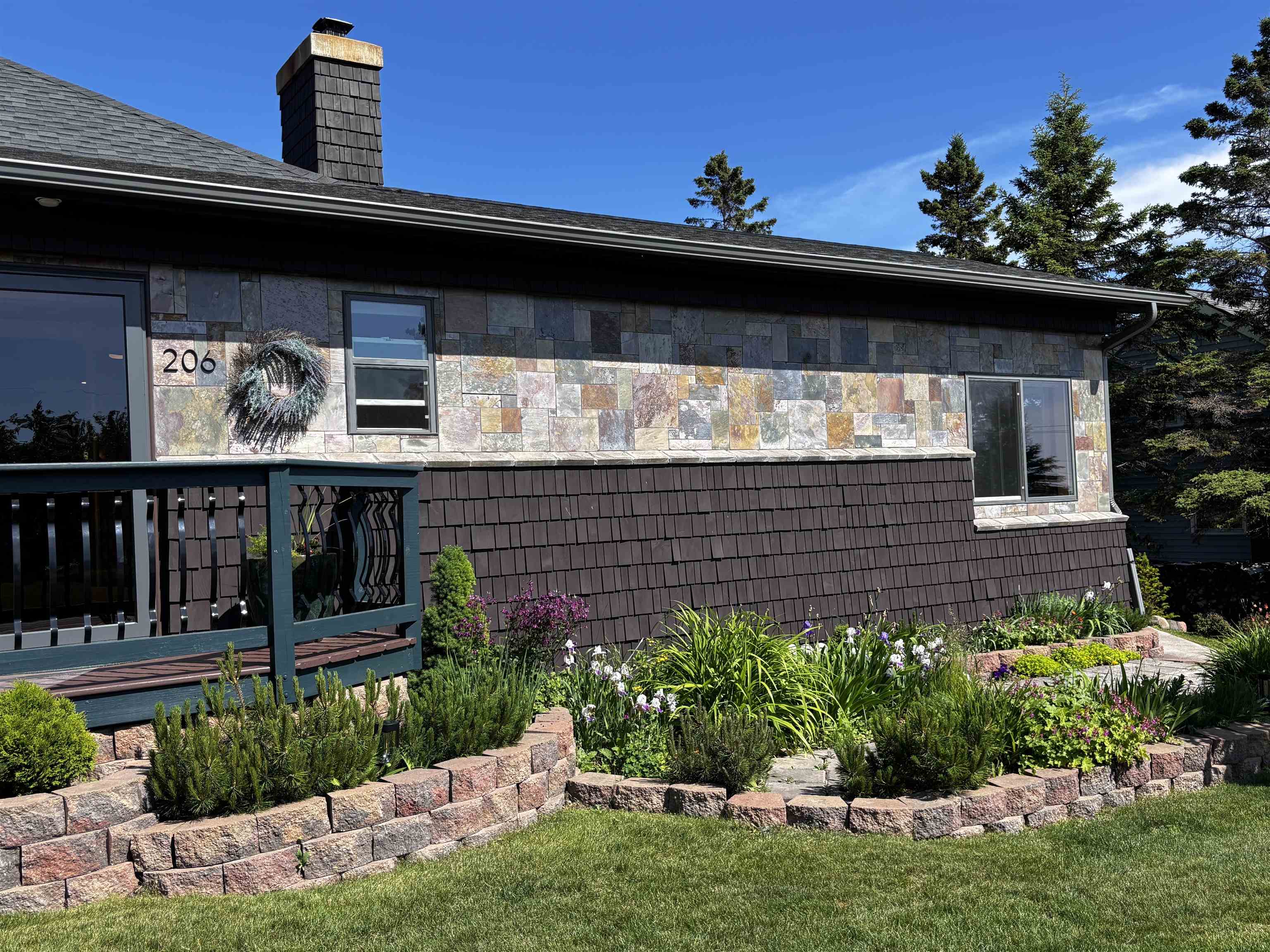 206 N Broadway Ave Grand Marais MN 55604 6123019 image1