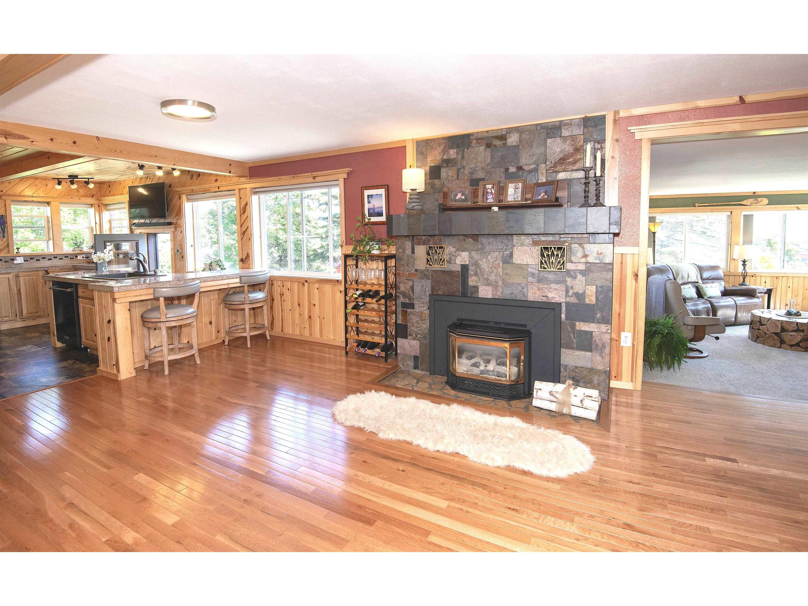 206 N Broadway Ave Grand Marais MN 55604 6123019 image12