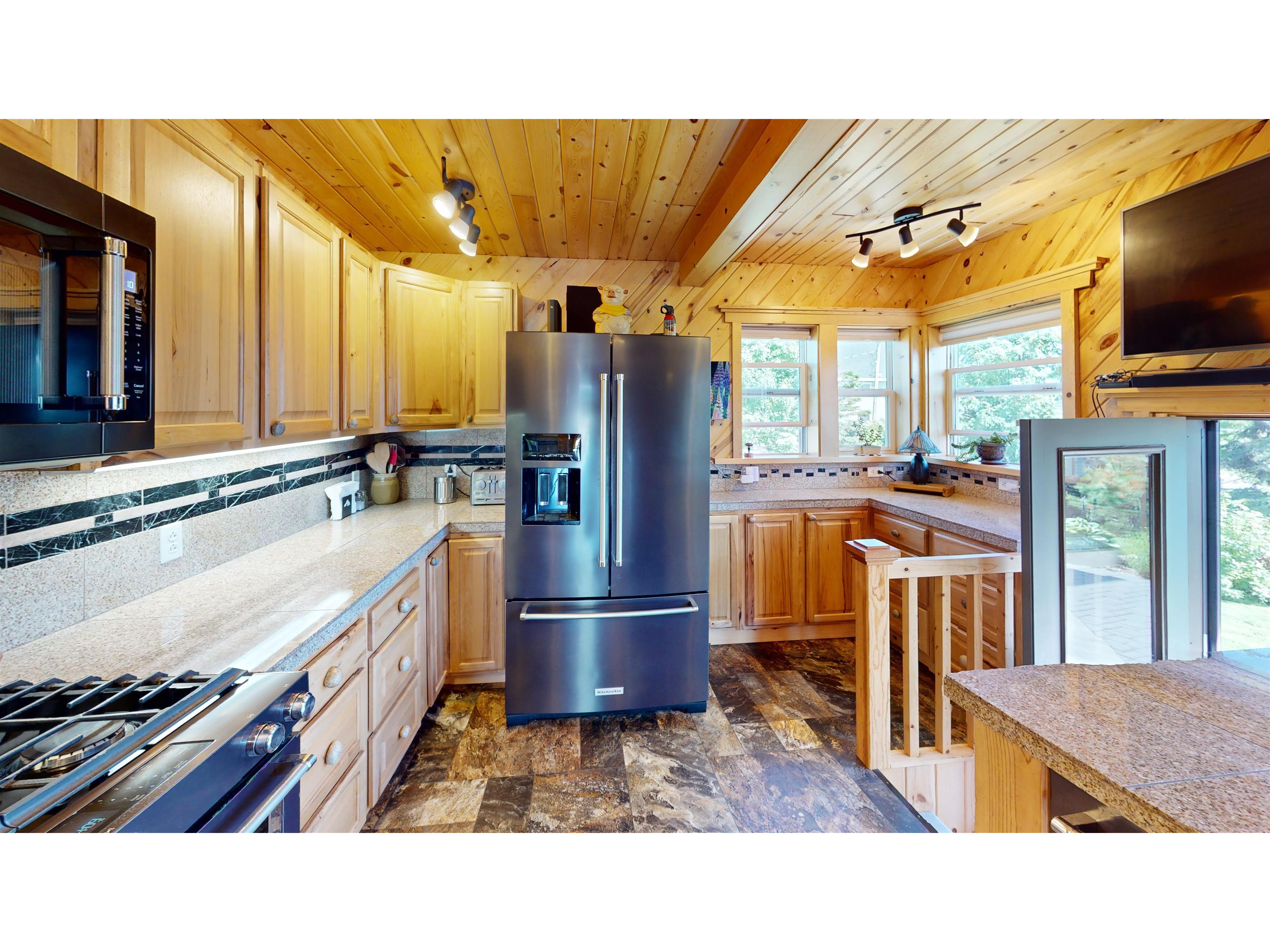 206 N Broadway Ave Grand Marais MN 55604 6123019 image18