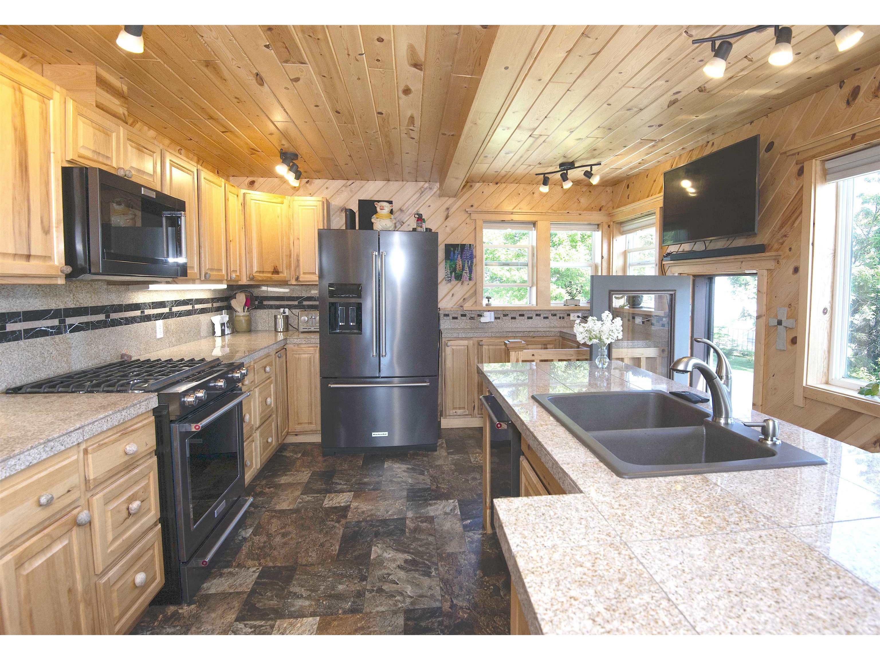 206 N Broadway Ave Grand Marais MN 55604 6123019 image19