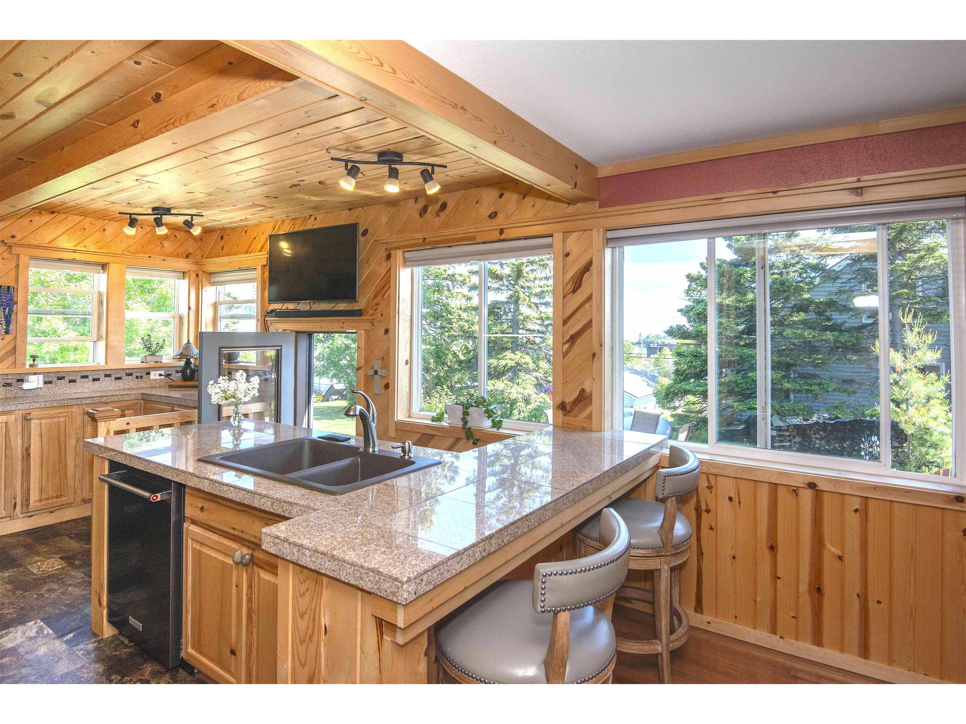 206 N Broadway Ave Grand Marais MN 55604 6123019 image20