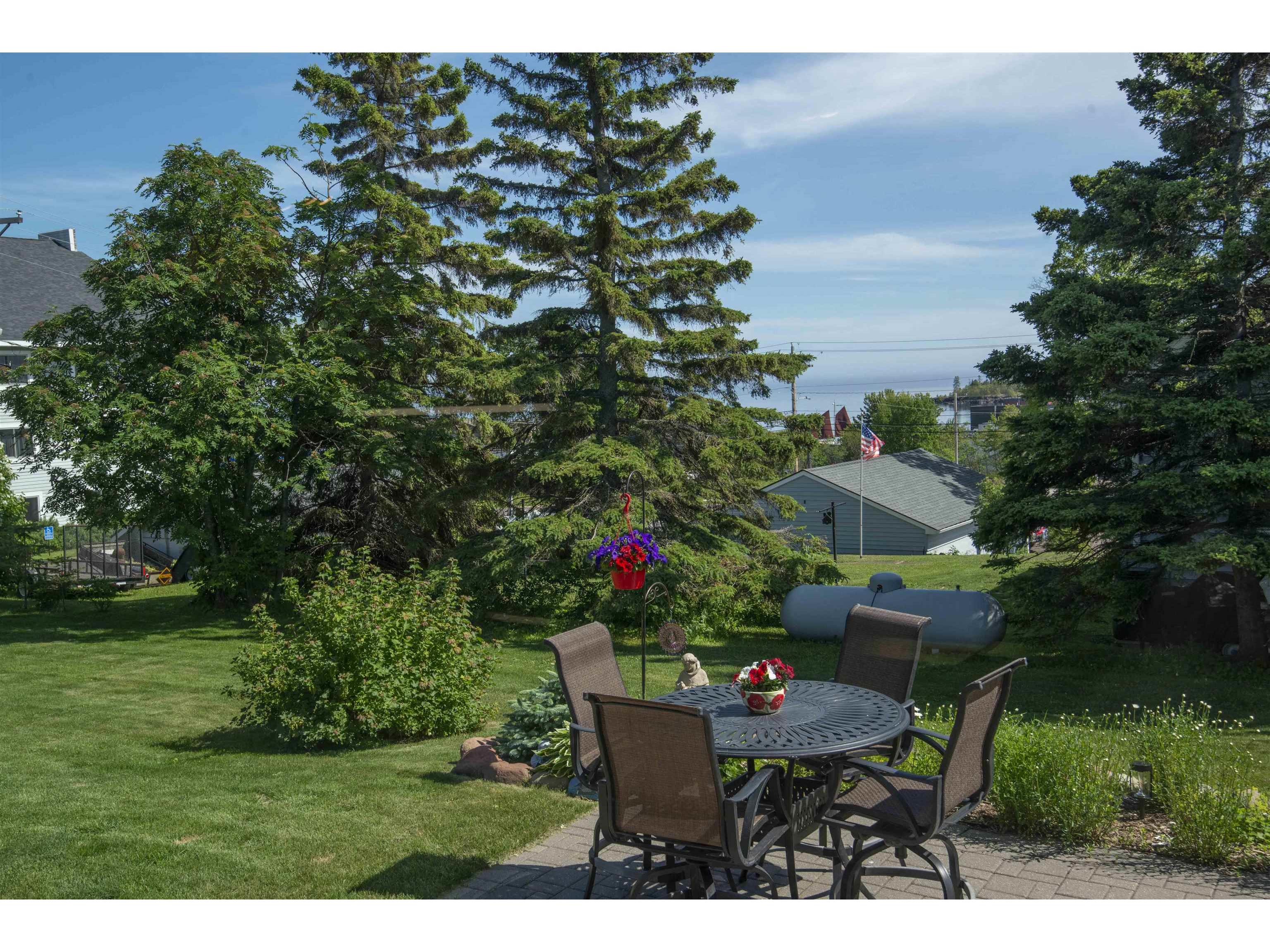 206 N Broadway Ave Grand Marais MN 55604 6123019 image32