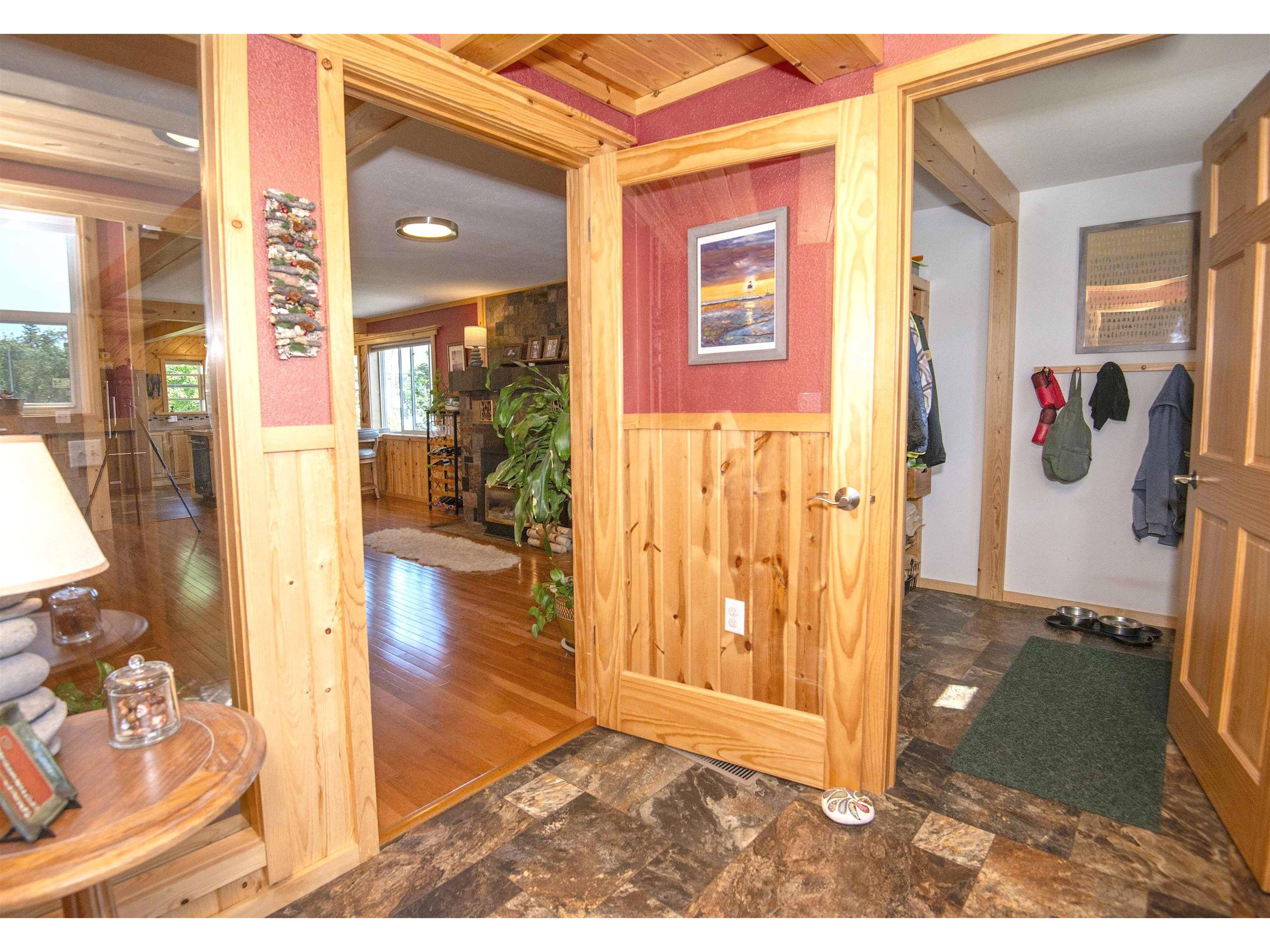 206 N Broadway Ave Grand Marais MN 55604 6123019 image5