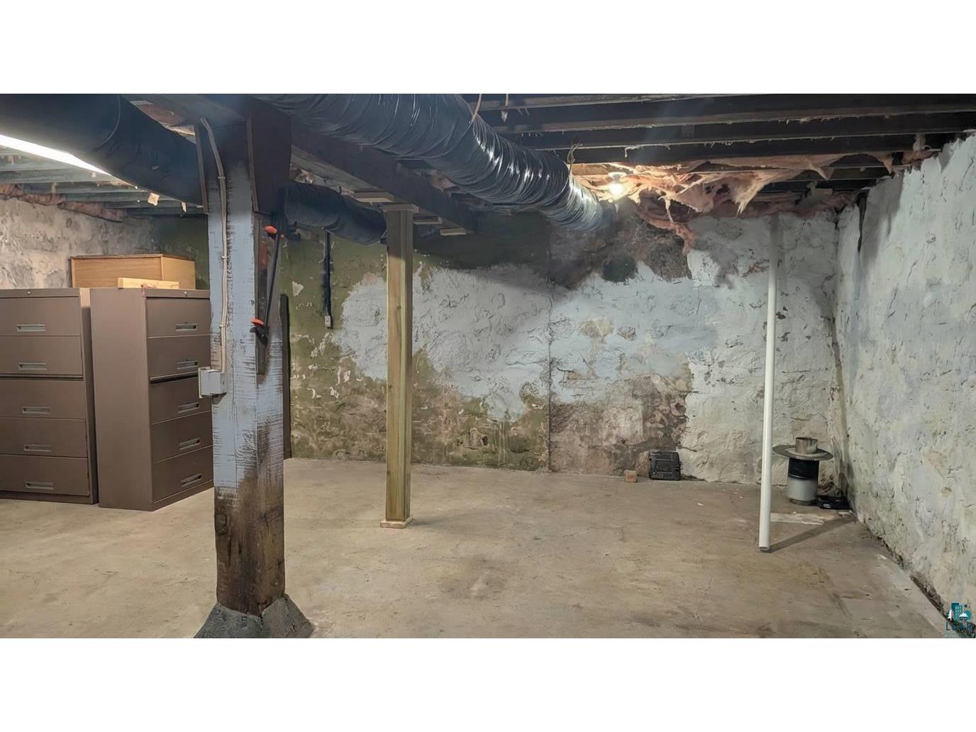 207 S Broadway St Gilbert MN 55741 6122415 image19