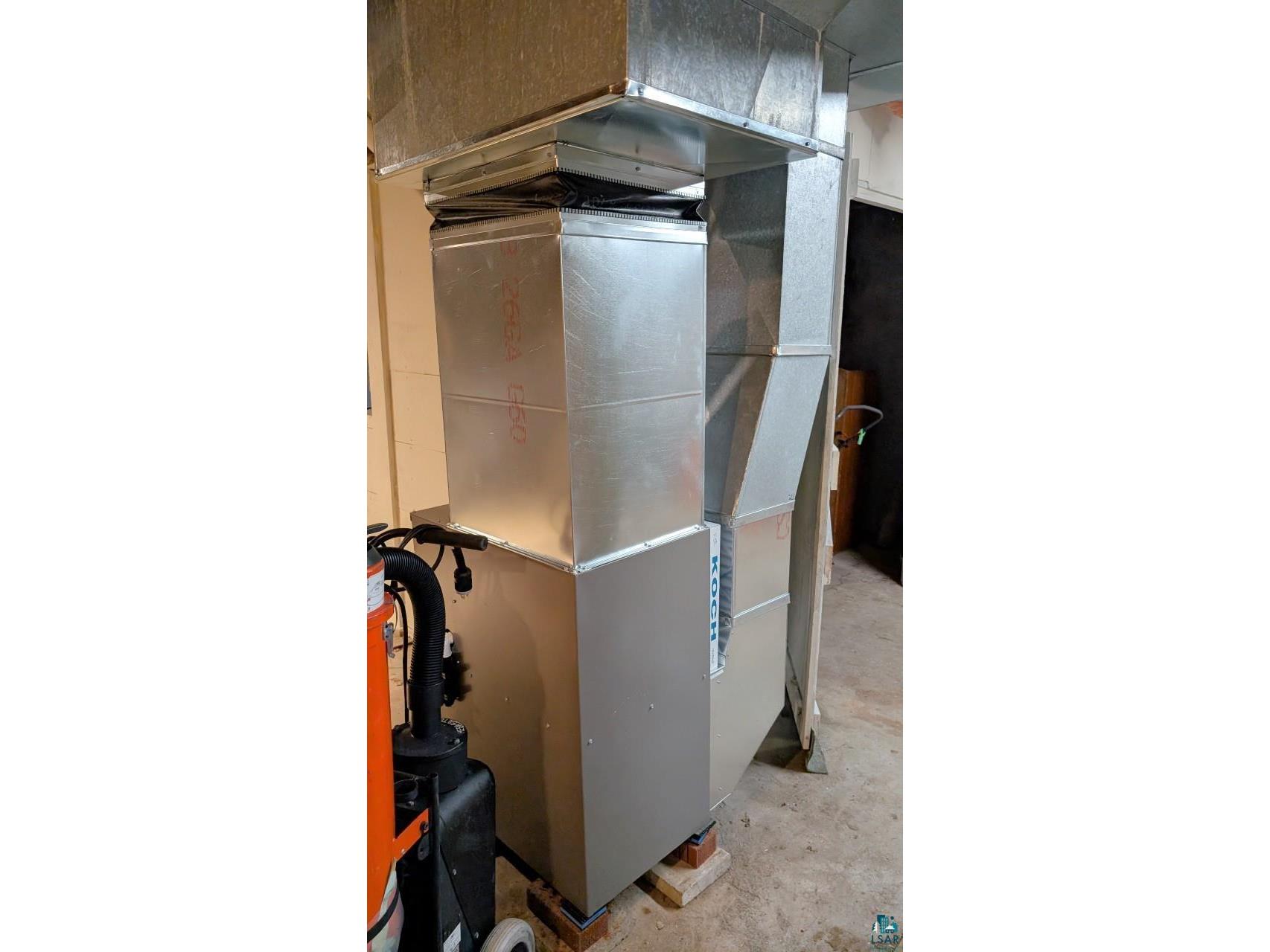 207 S Broadway St Gilbert MN 55741 6122415 image6