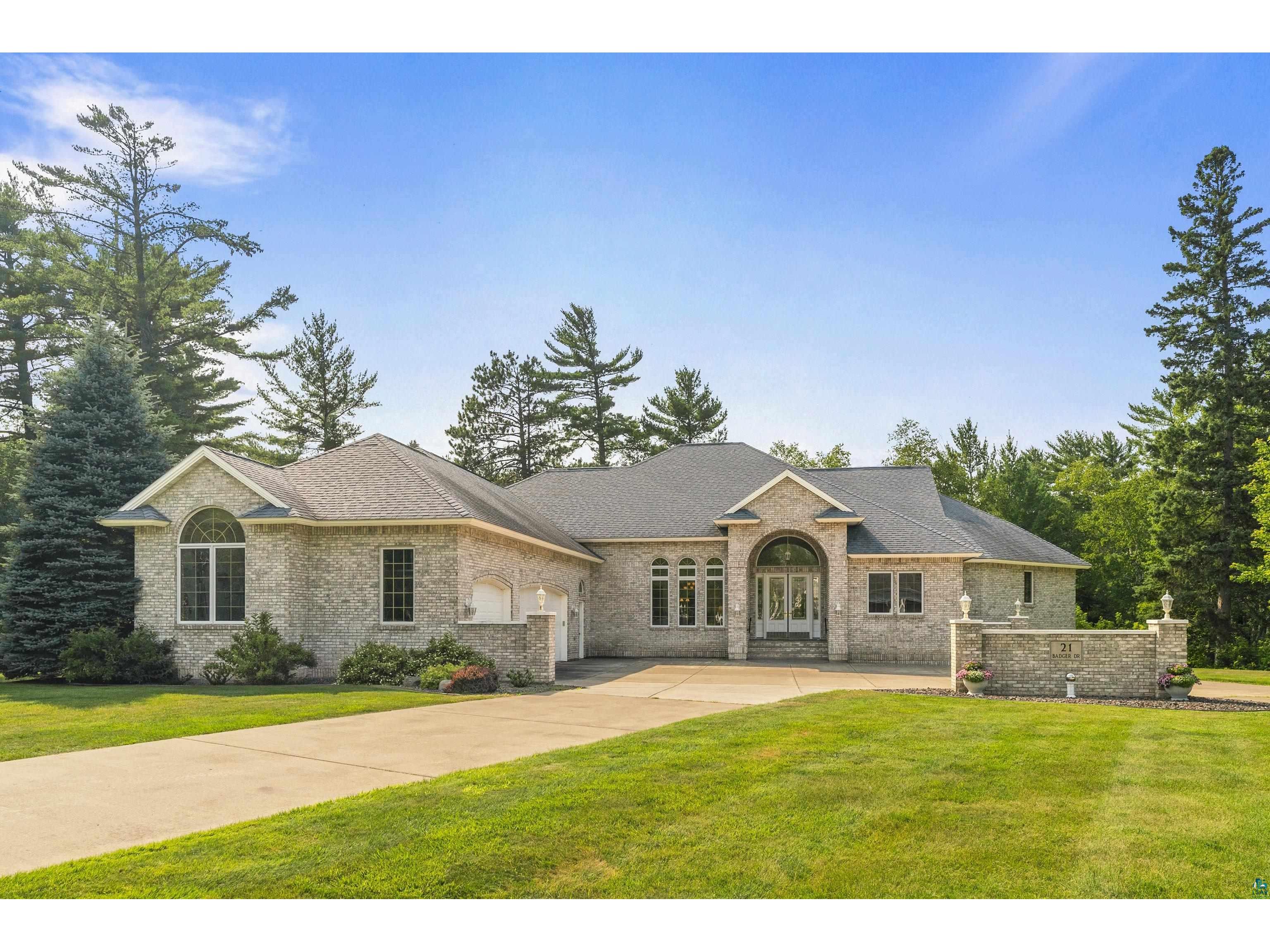 21 Badger Dr Superior WI 54880 - St Louis River 6115253 image1