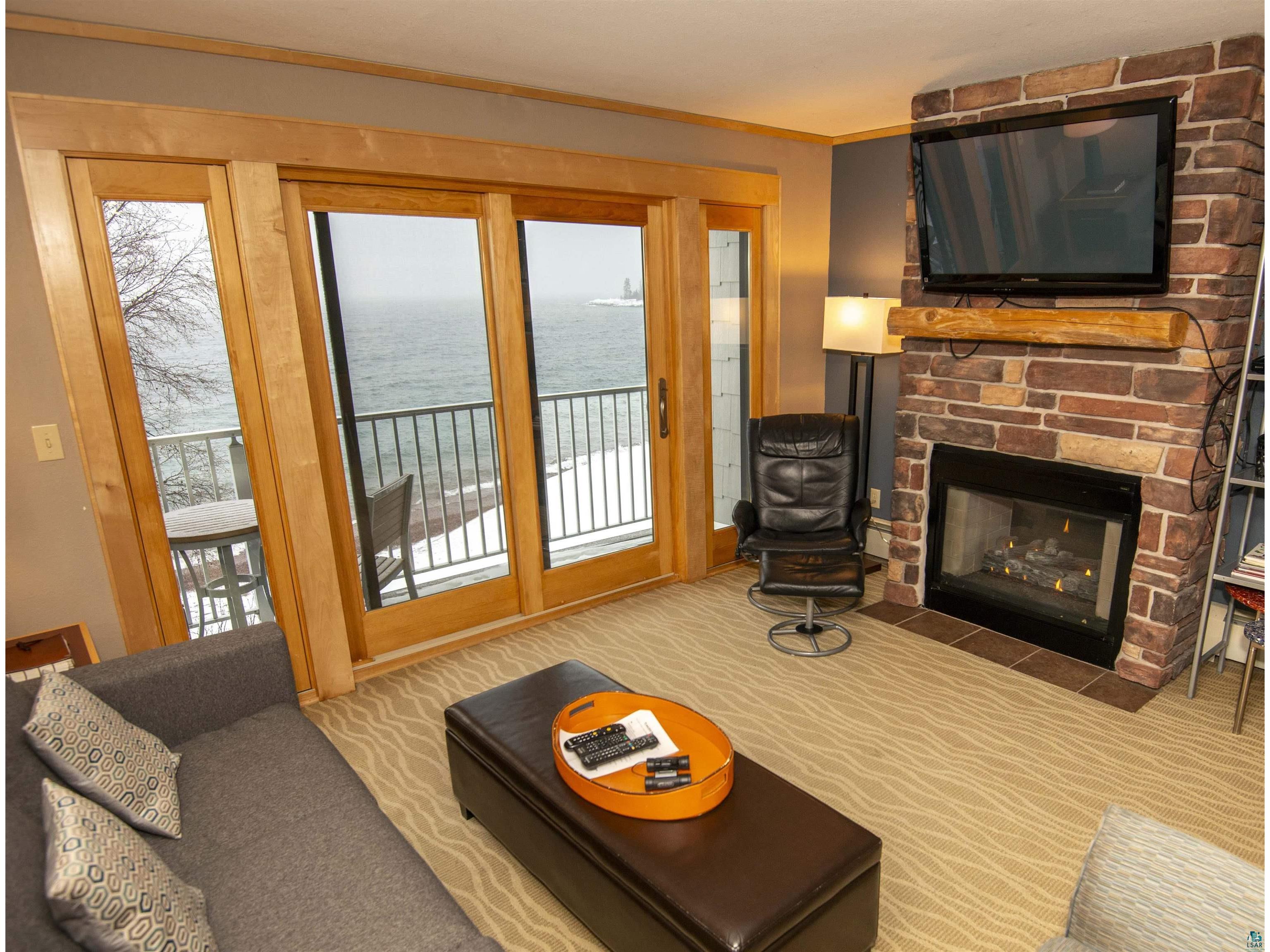 21 E Wisconsin St Grand Marais MN 55604 - Lake Superior 6112070 image1