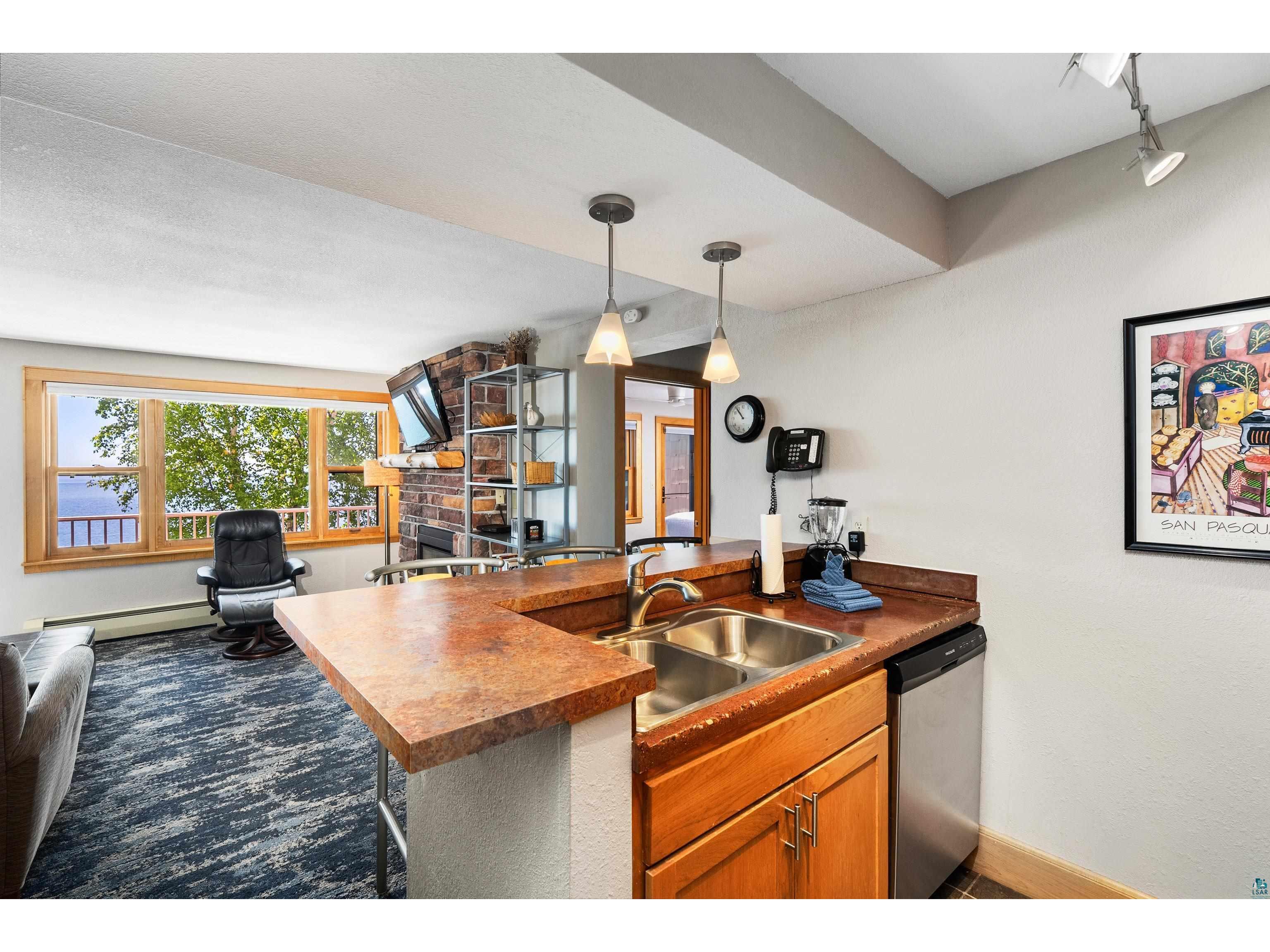 21 E Wisconsin St Grand Marais MN 55604 - Lake Superior 6126310 image13
