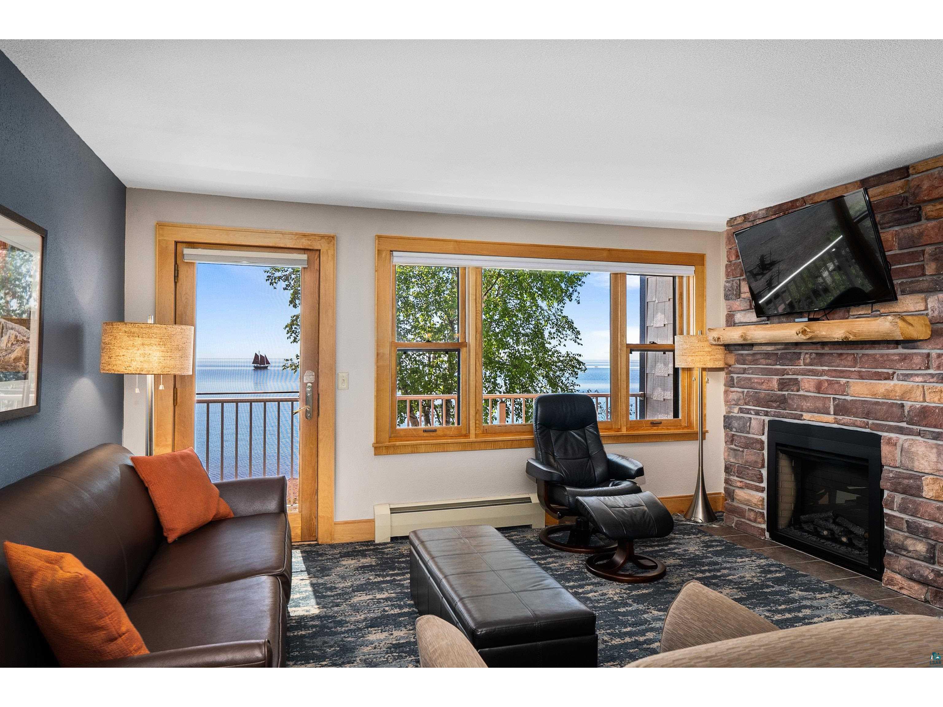 21 E Wisconsin St Grand Marais MN 55604 - Lake Superior 6126310 image2