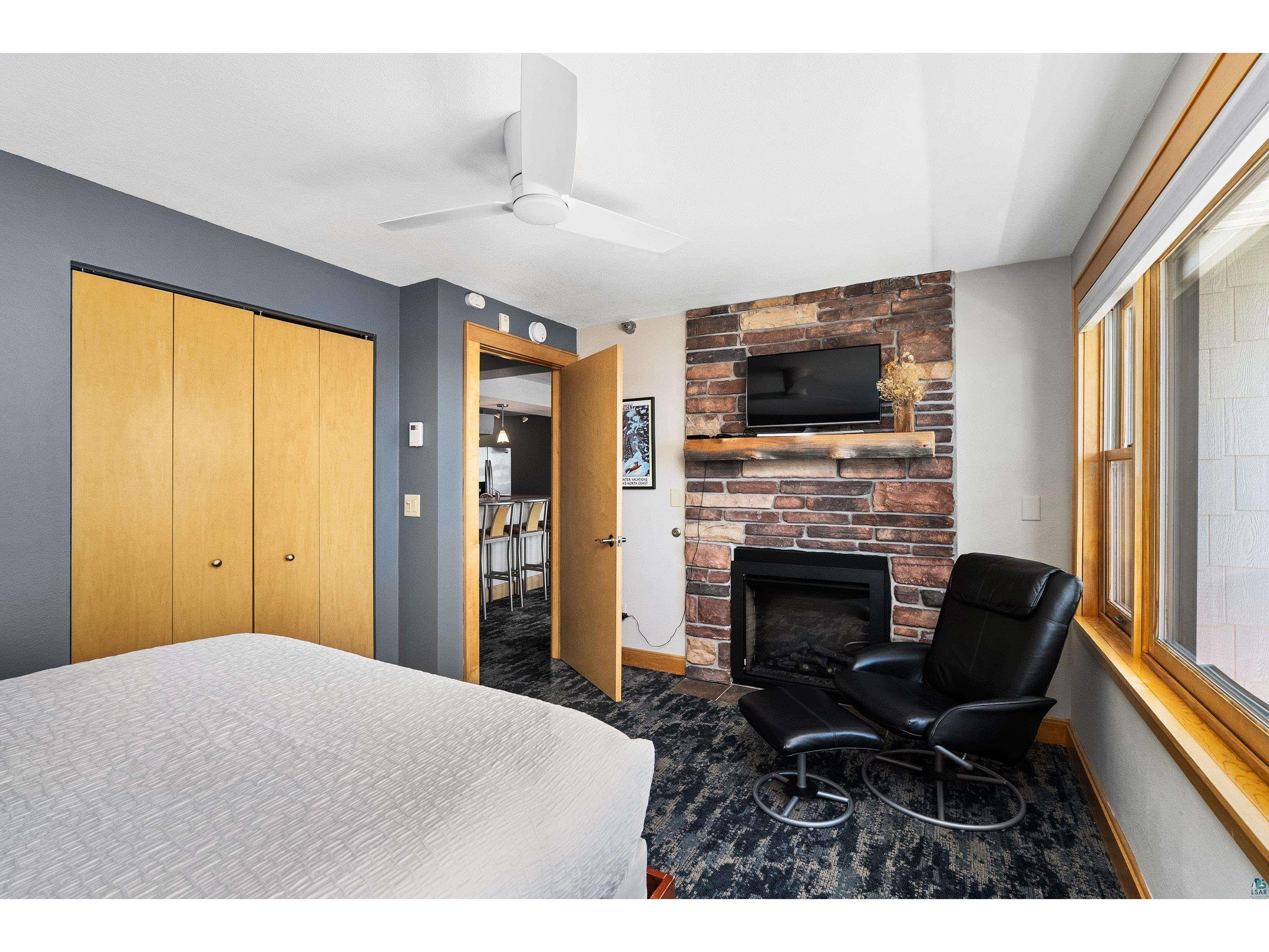 21 E Wisconsin St Grand Marais MN 55604 - Lake Superior 6126310 image27