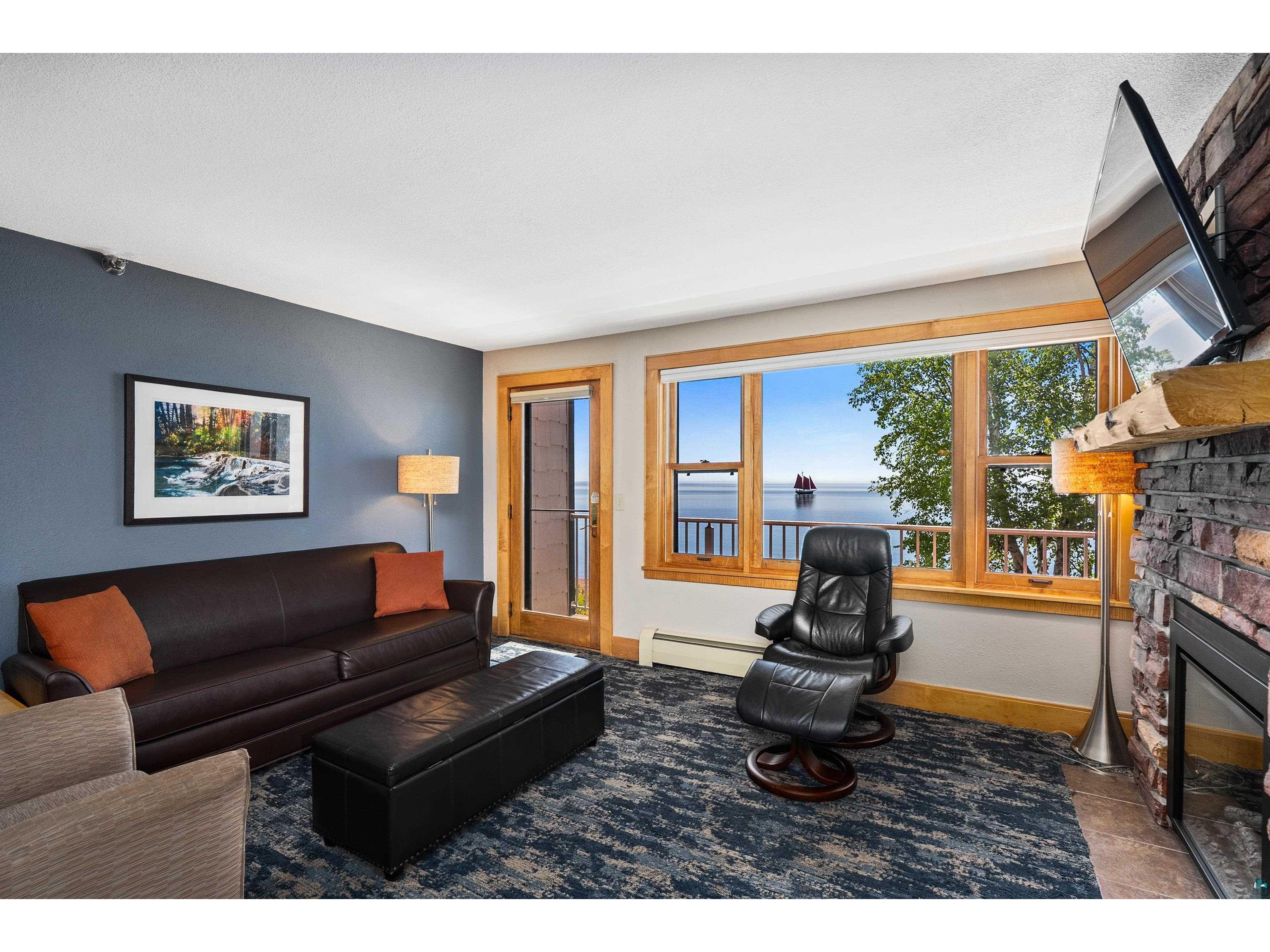 21 E Wisconsin St Grand Marais MN 55604 - Lake Superior 6126310 image4