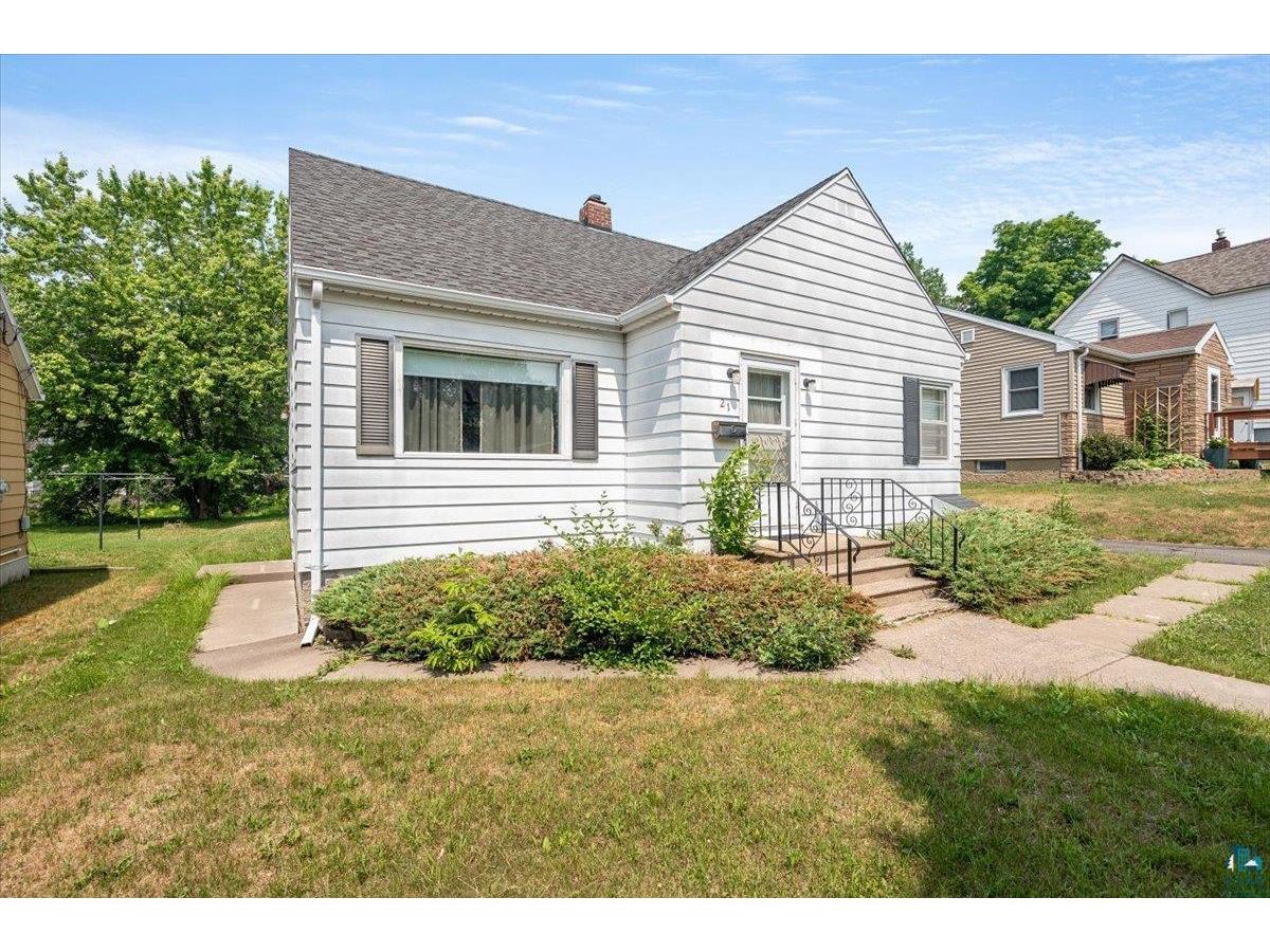 21 W Winona St Duluth MN 55803 6109015 image1