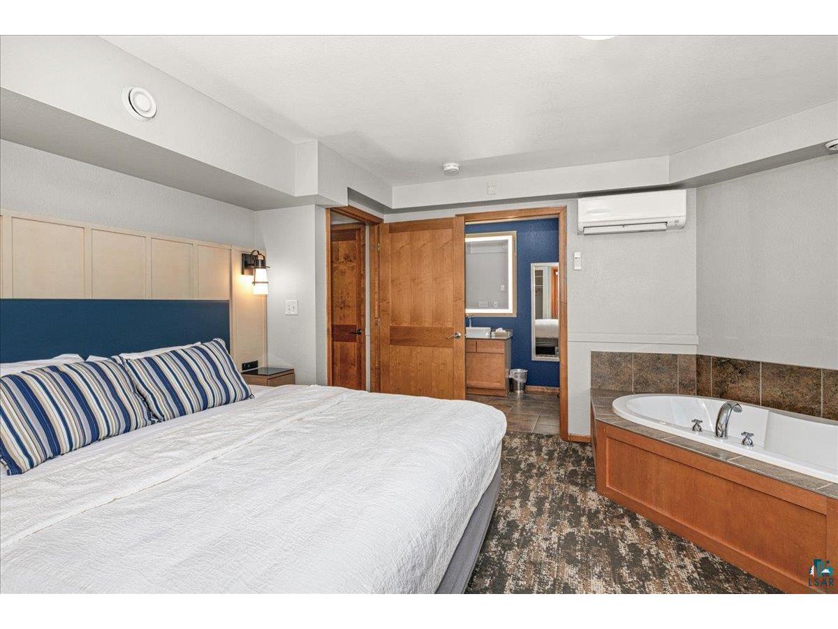 2100 Water St Duluth MN 55812 - Lake Superior 6124242 image28
