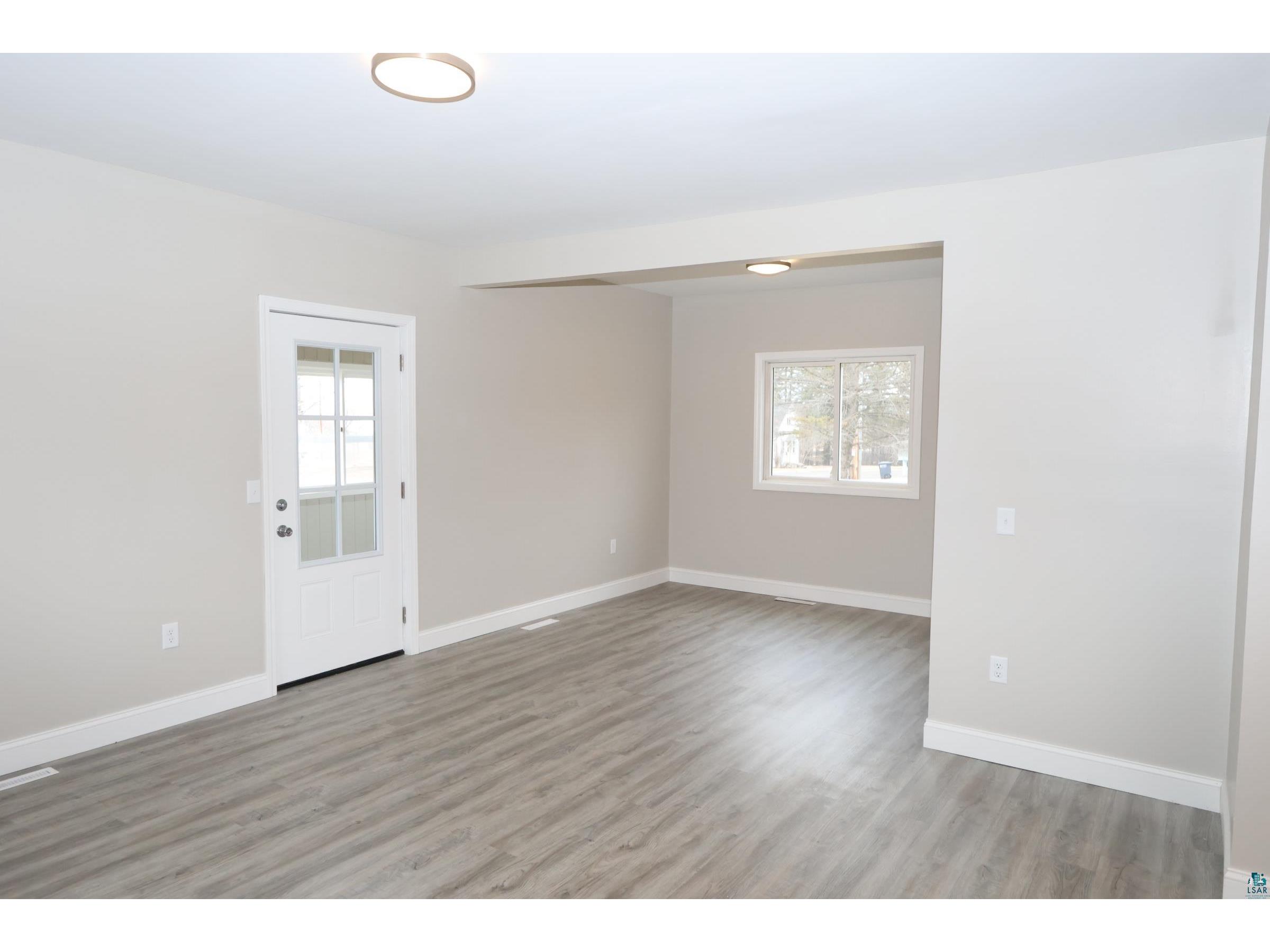 2102 E Main St Ashland WI 54806 6124944 image11