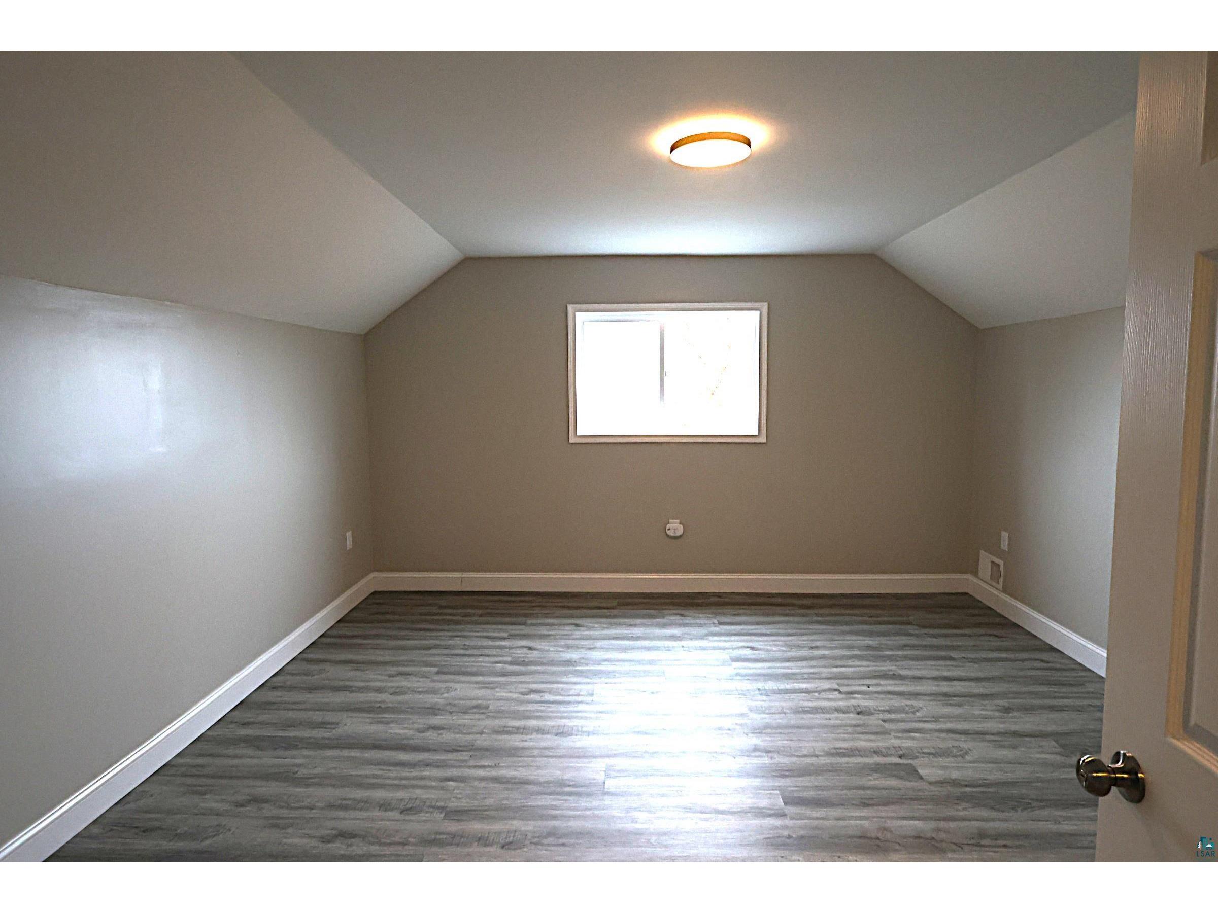 2102 E Main St Ashland WI 54806 6124944 image18