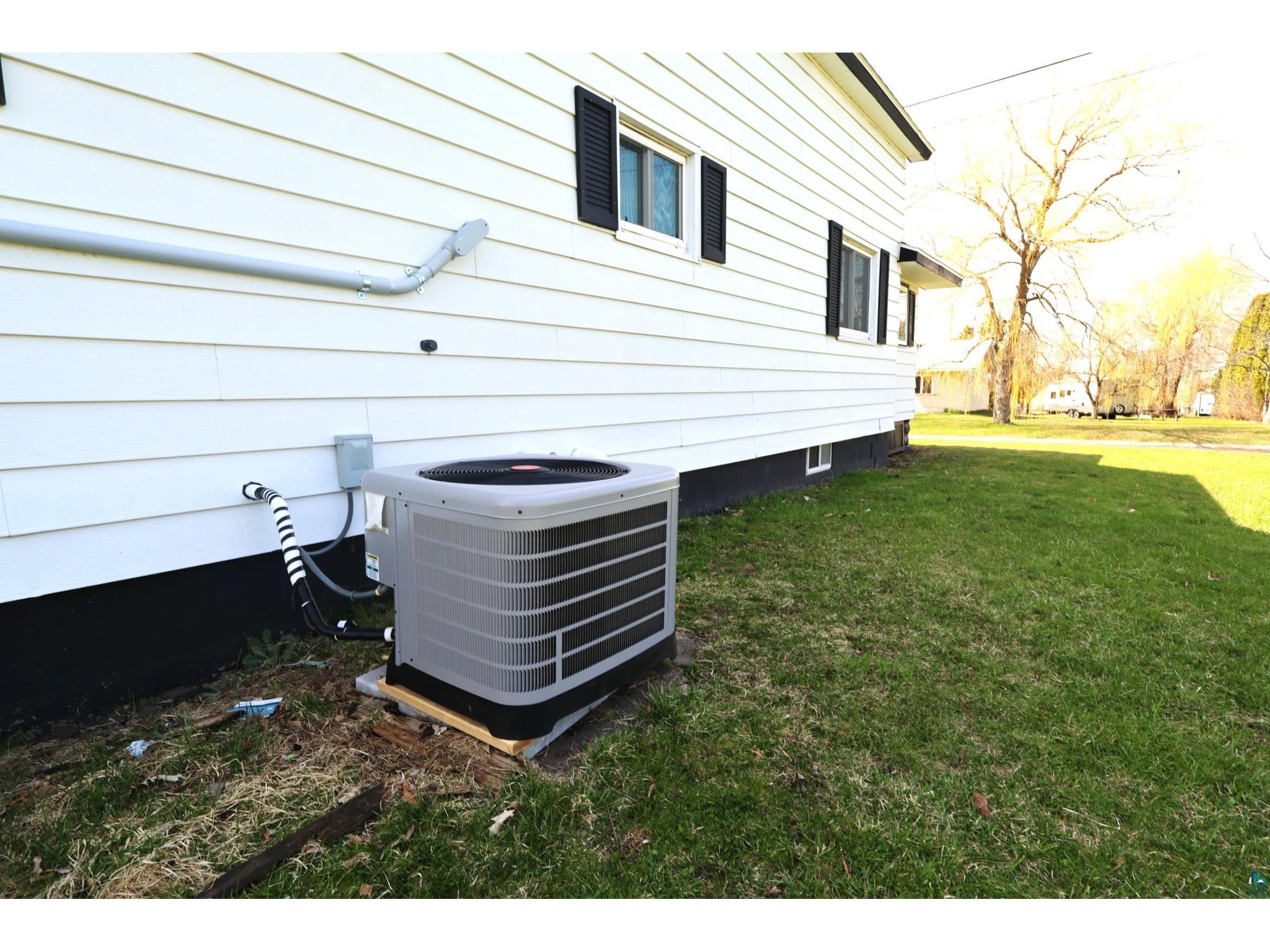 2102 E Main St Ashland WI 54806 6124944 image21