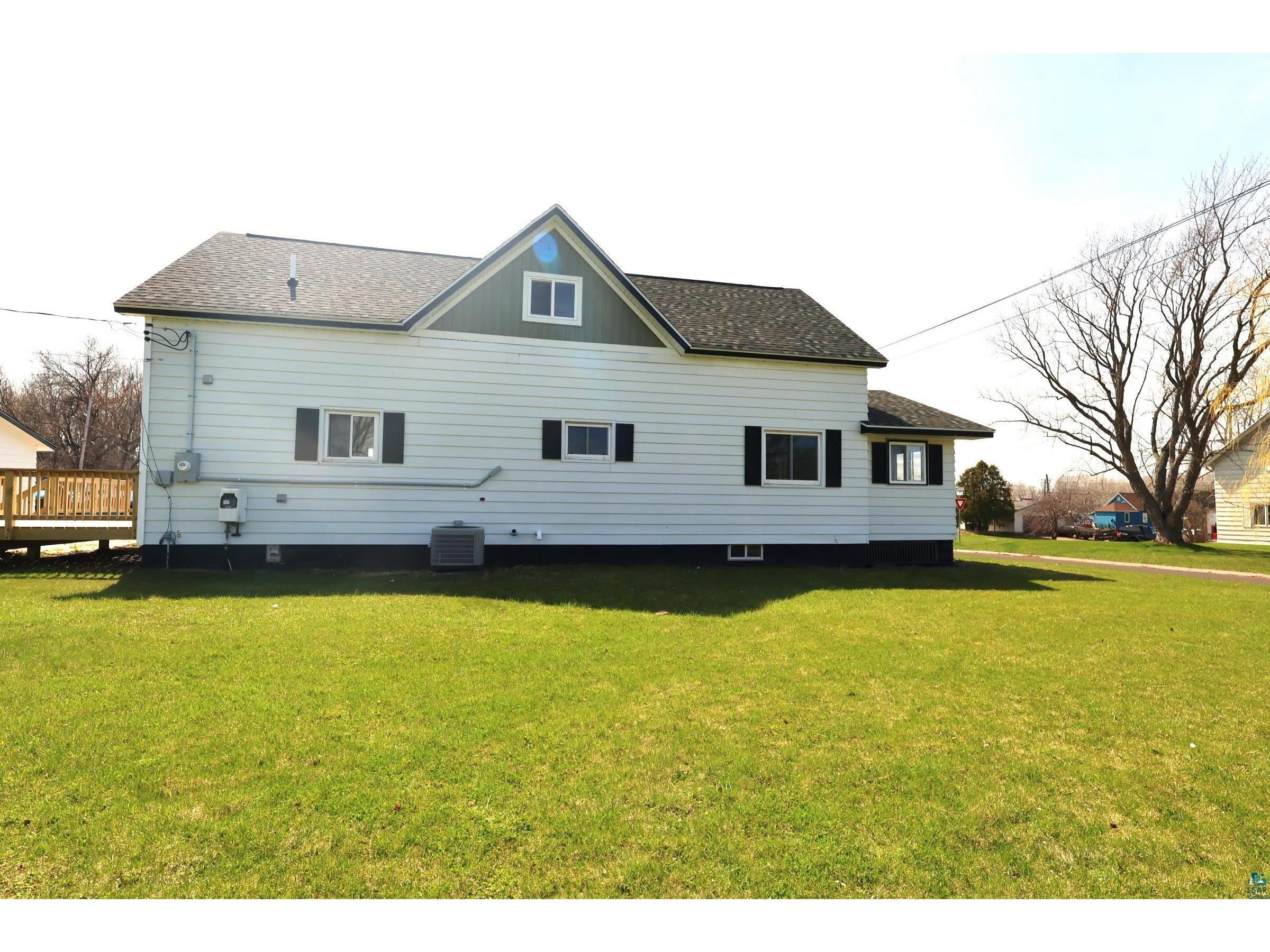 2102 E Main St Ashland WI 54806 6124944 image5