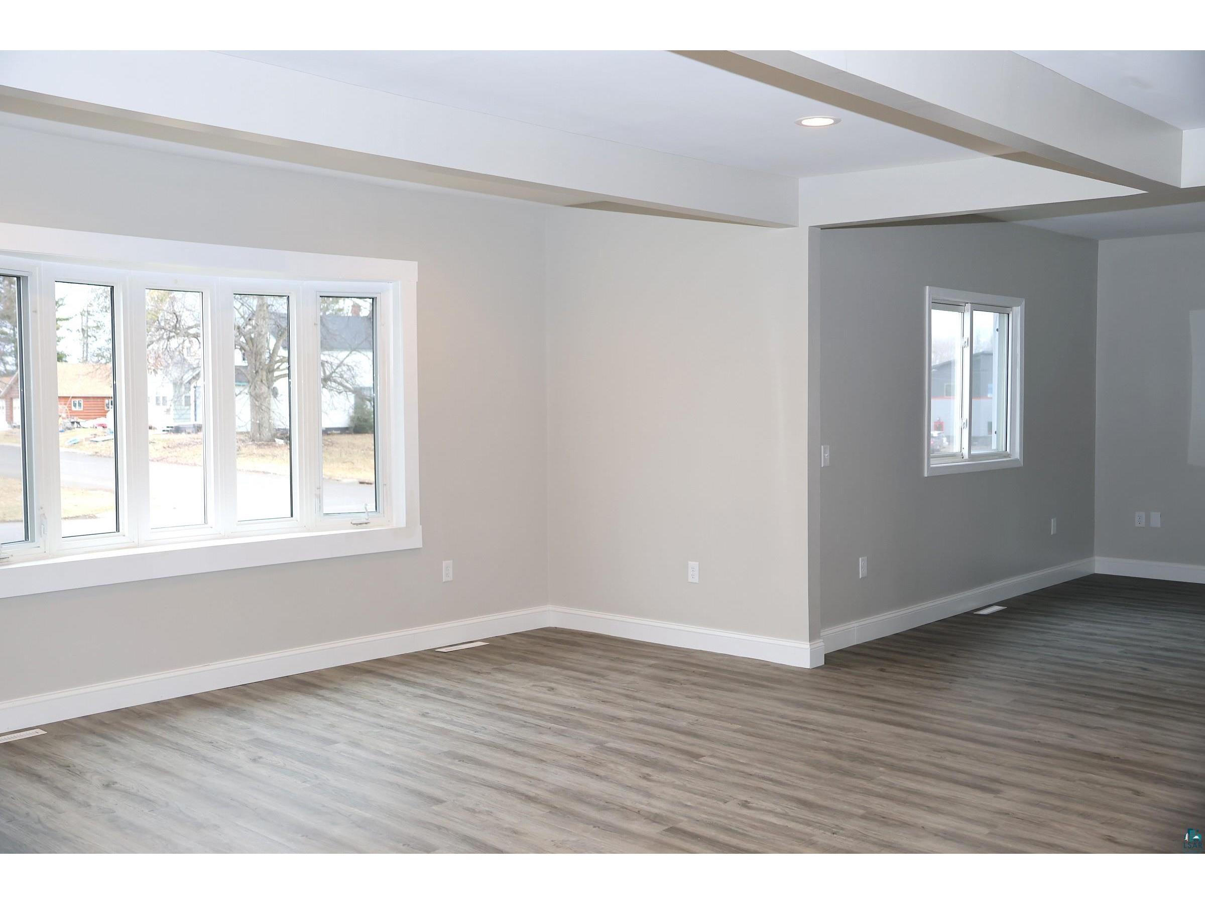 2102 E Main St Ashland WI 54806 6124944 image9