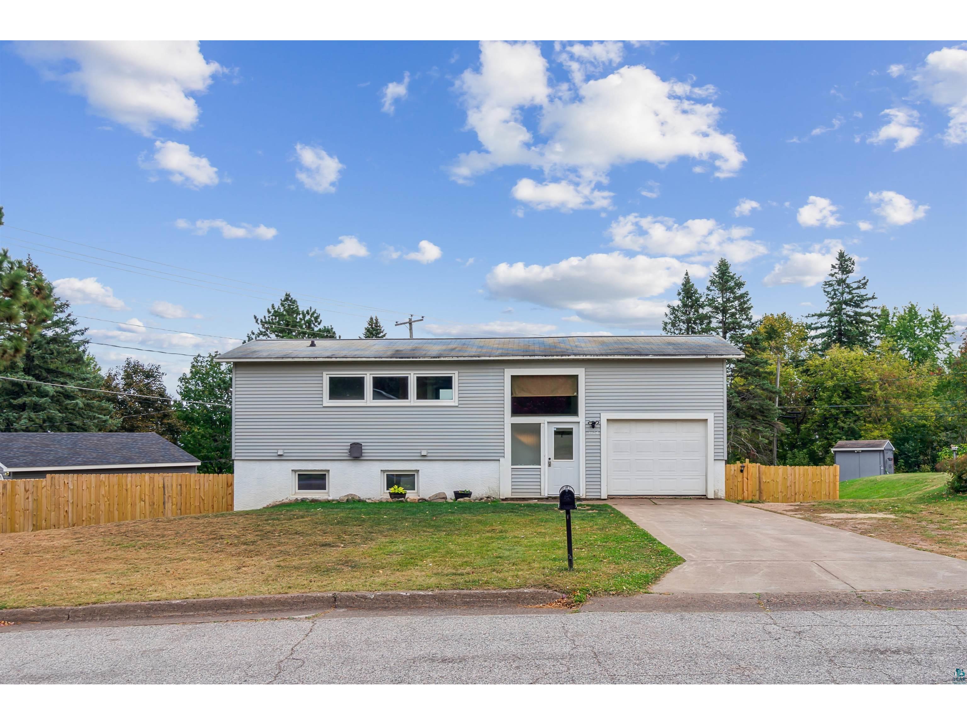 2106 Adirondack St Duluth MN 55811 6116449 image1