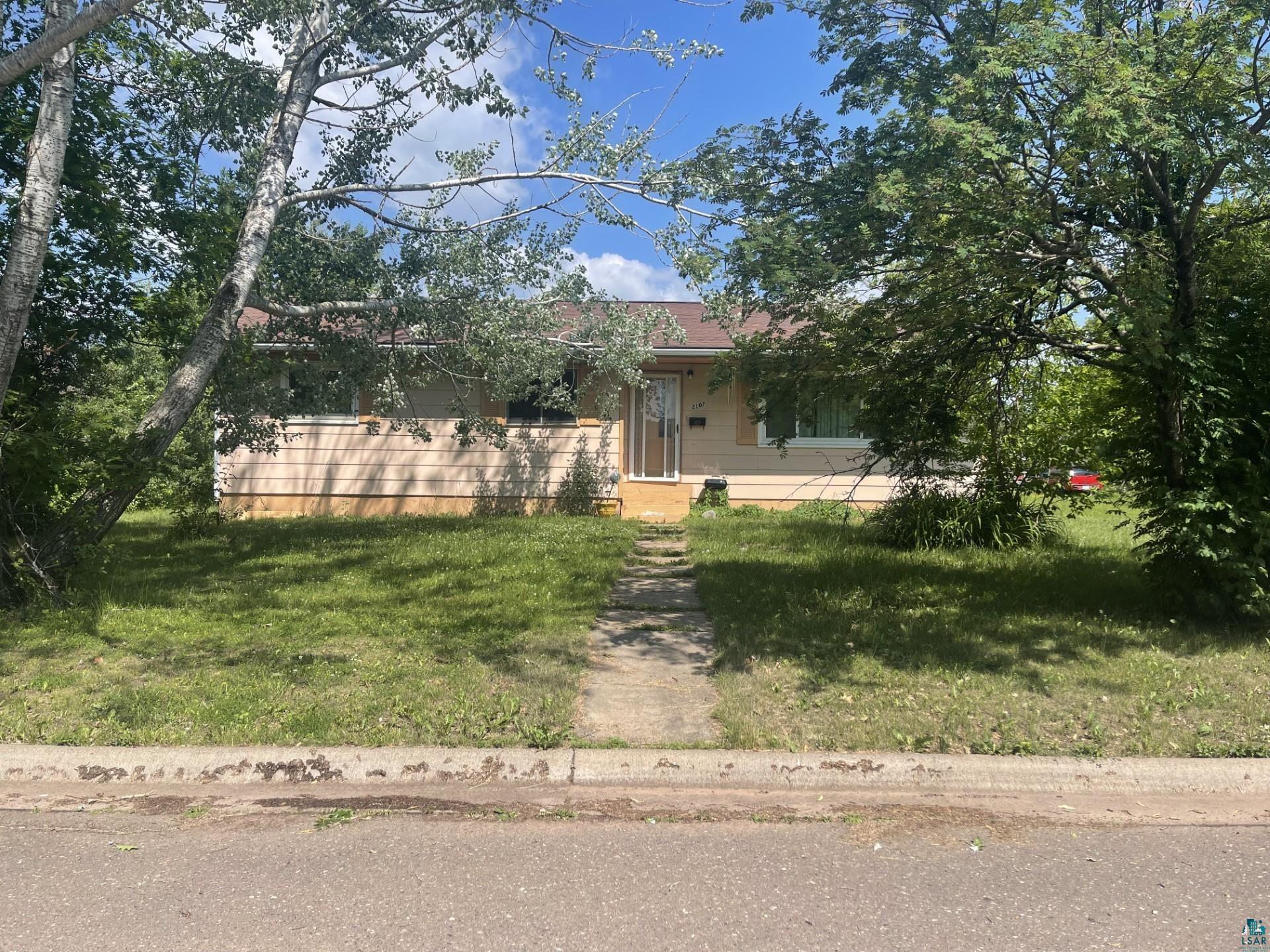 2107 E 5th St Ashland WI 54806 6109082 image1