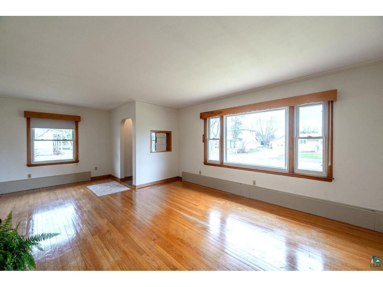 211 NW 10th St Chisholm MN 55719 6124813 image3