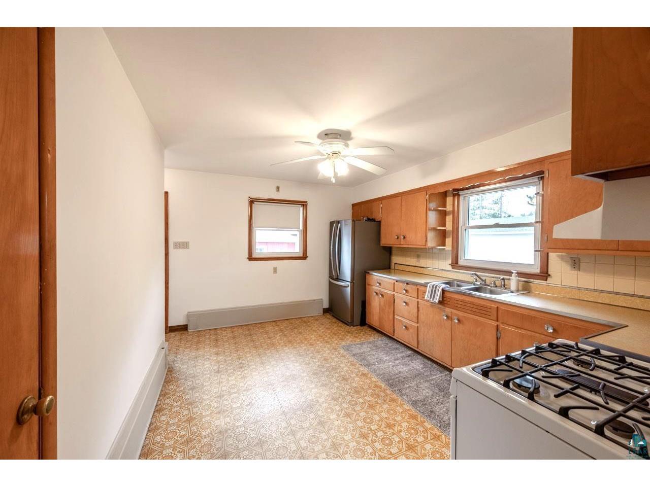 211 NW 10th St Chisholm MN 55719 6124813 image9