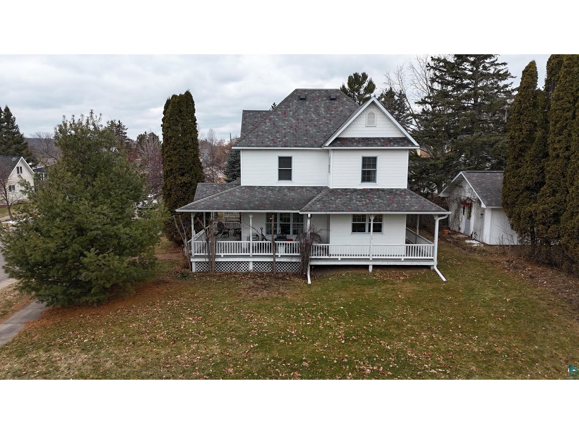 211 W 4th St Washburn WI 54891 6112317 image1