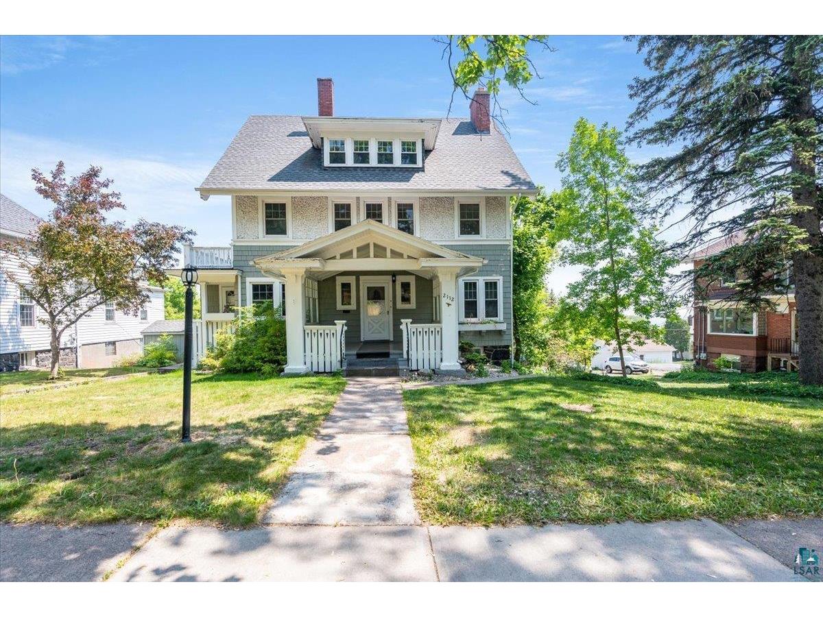 2112 E 3rd St Duluth MN 55812 6108941 image1
