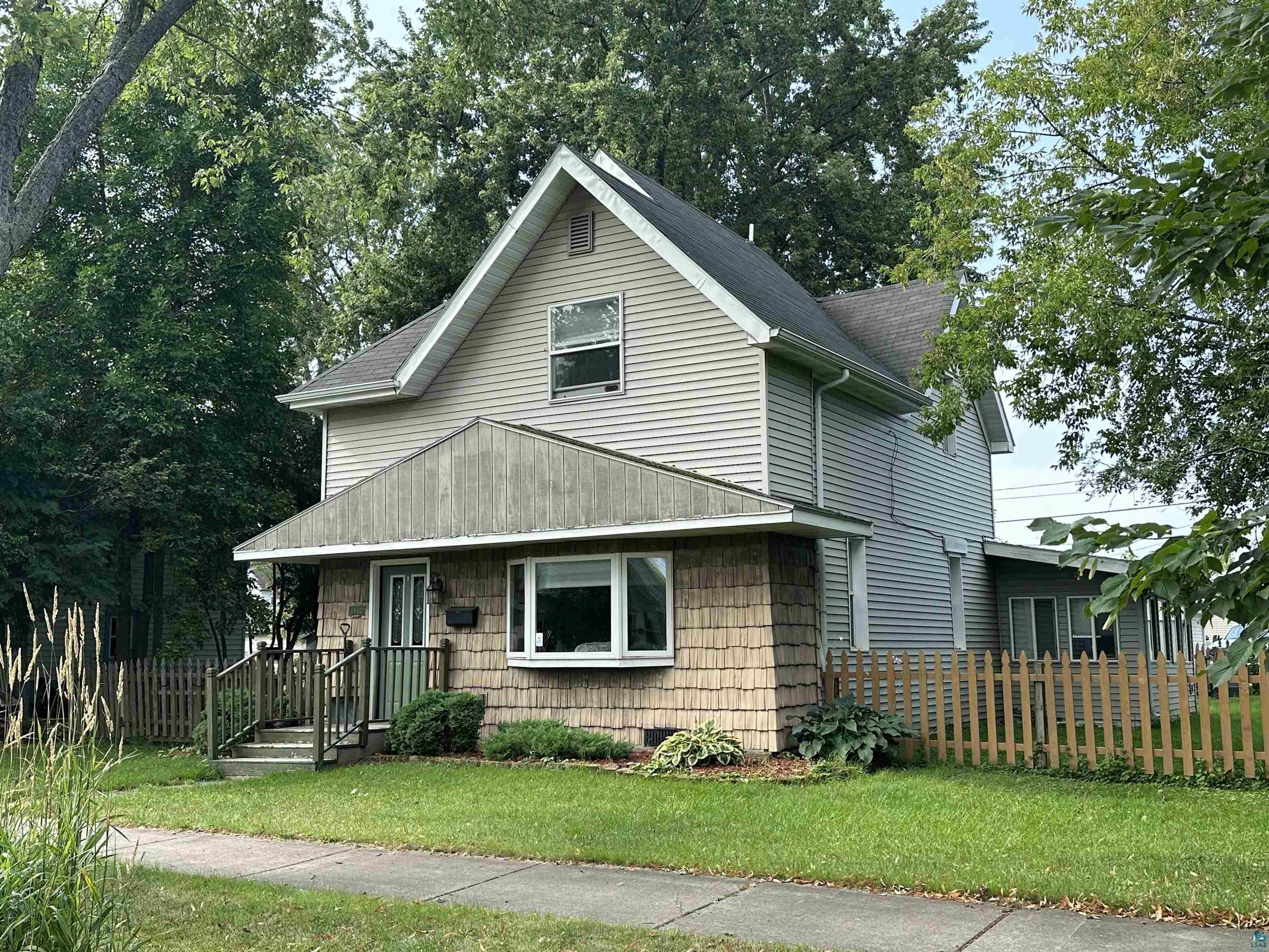 2112 E 7th St Superior WI 54880 6110517 image1