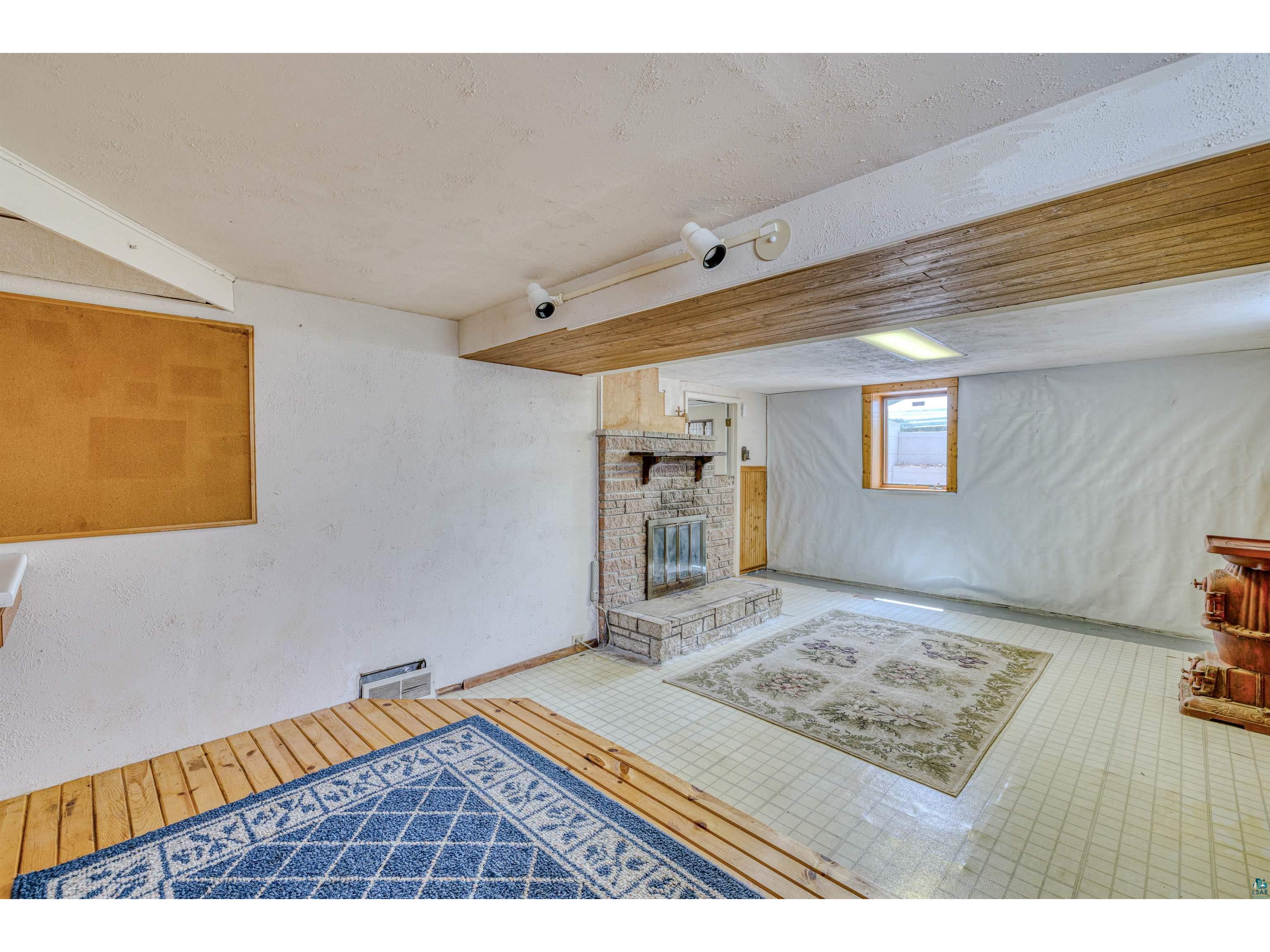 2113 Hutchinson Rd Duluth MN 55811 6126152 image16