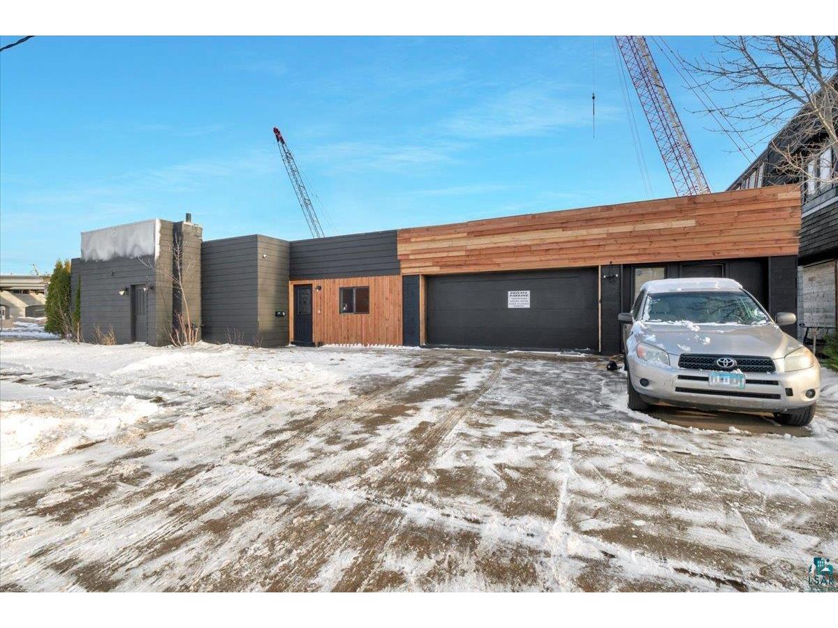 2116 W 2nd St Duluth MN 55806 6117616 image1