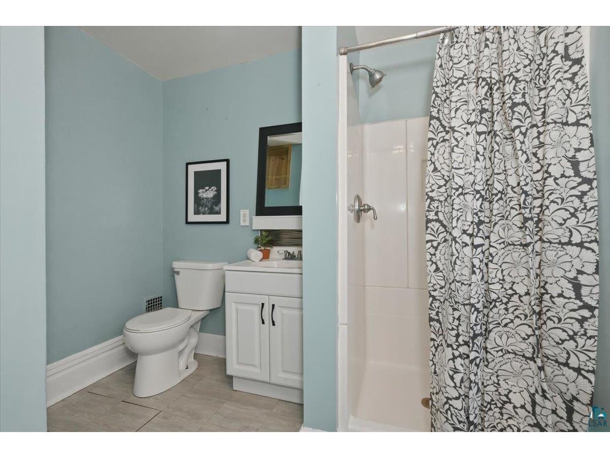 2117 W 4th St Duluth MN 55806 6125252 image11