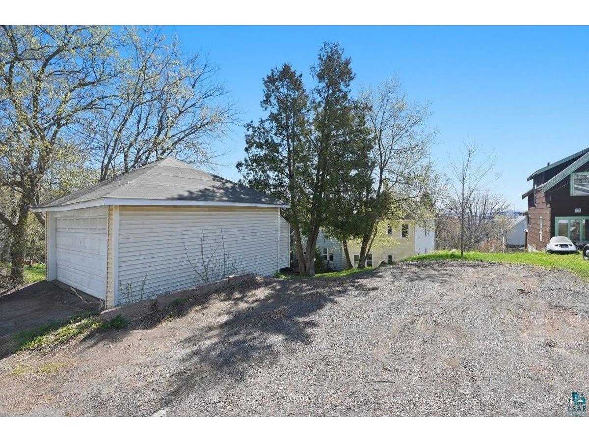 2117 W 4th St Duluth MN 55806 6125252 image19