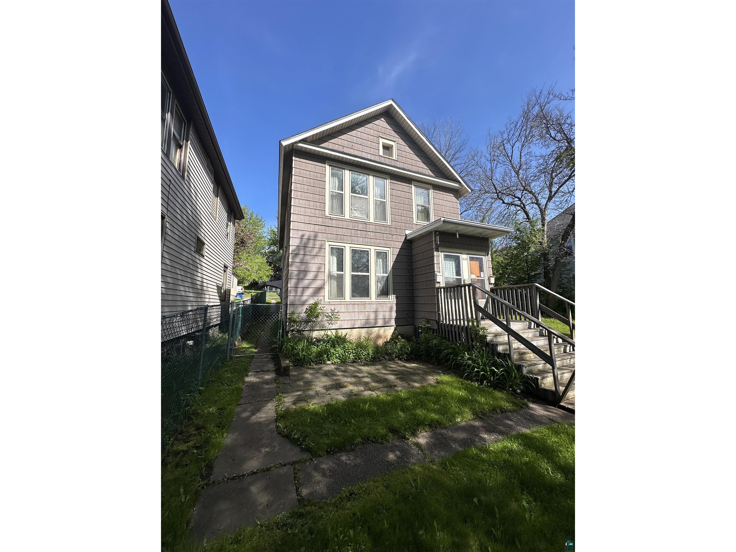 2119 W 3rd St Duluth MN 55806 6114124 image1