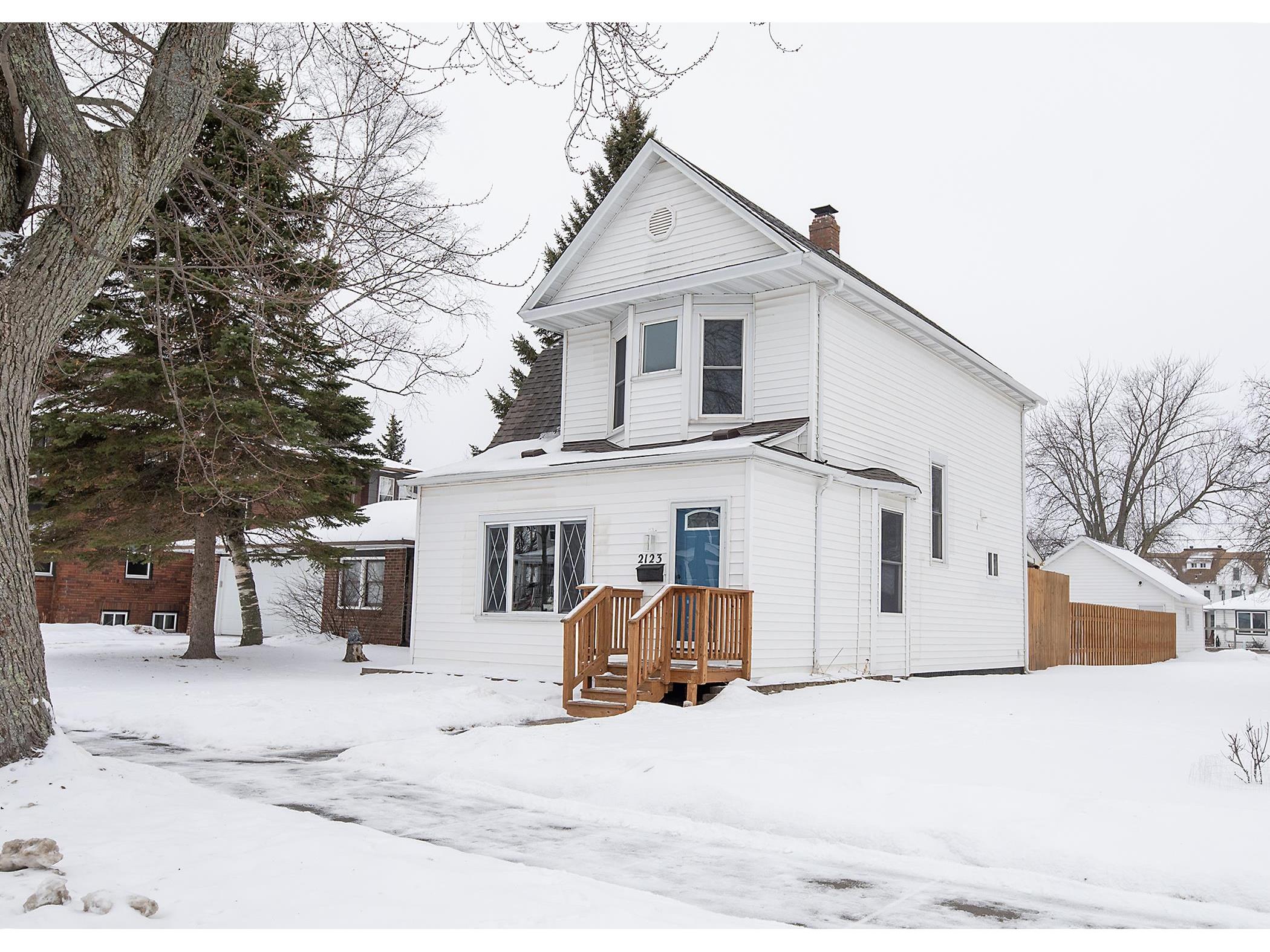 2123 John Ave Superior WI 54880 6123291 image1