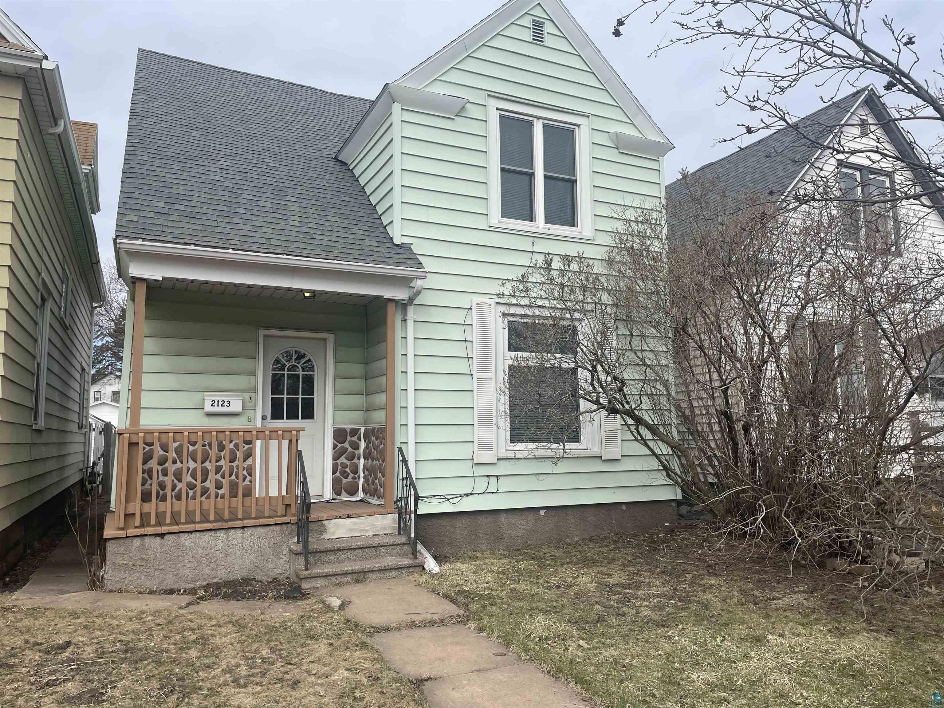 2123 Tower Ave Superior WI 54880 6107663 image1