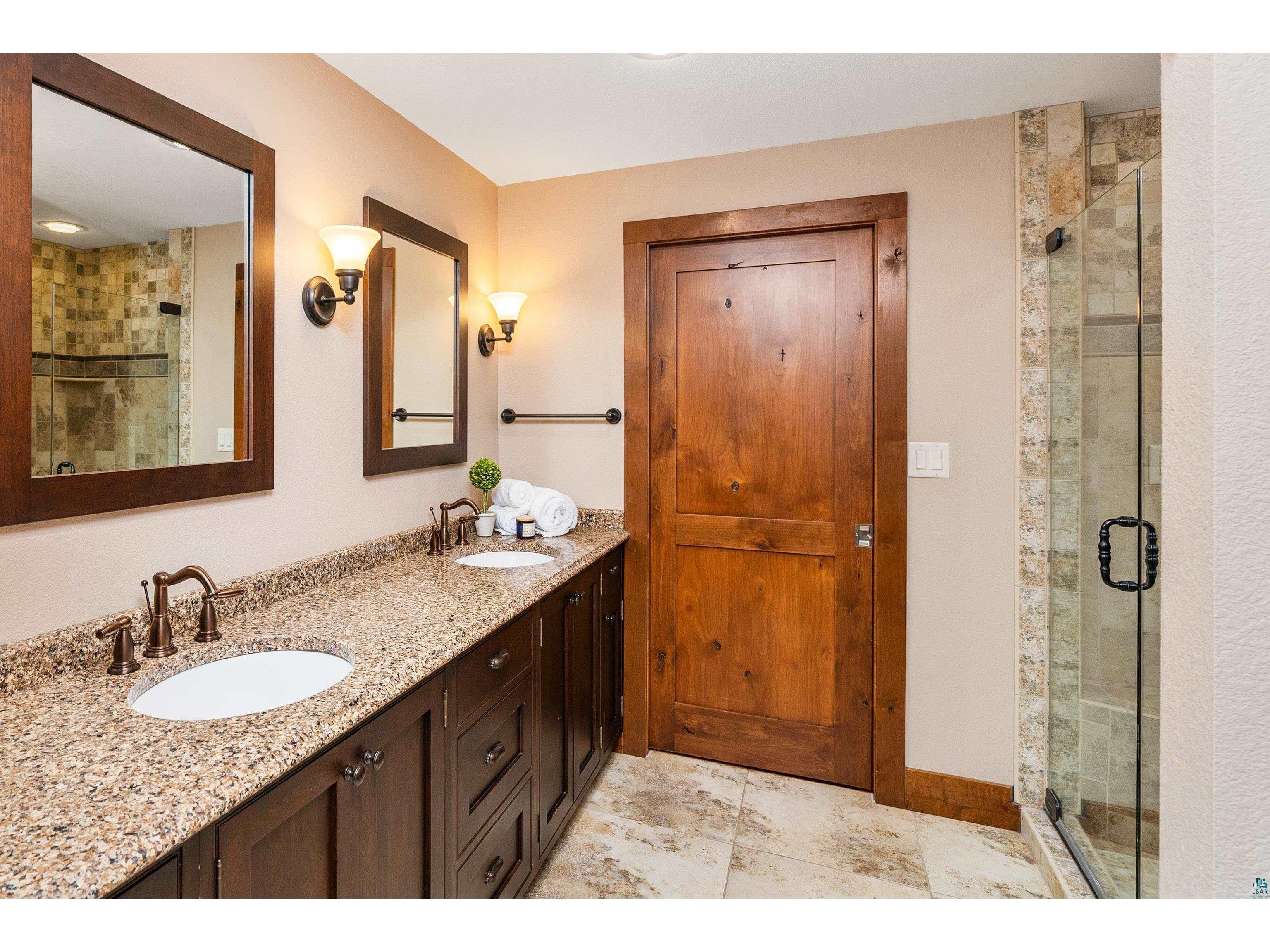 2126- L205 Water St Duluth MN 55812 - Lake Superior 6122445 image31