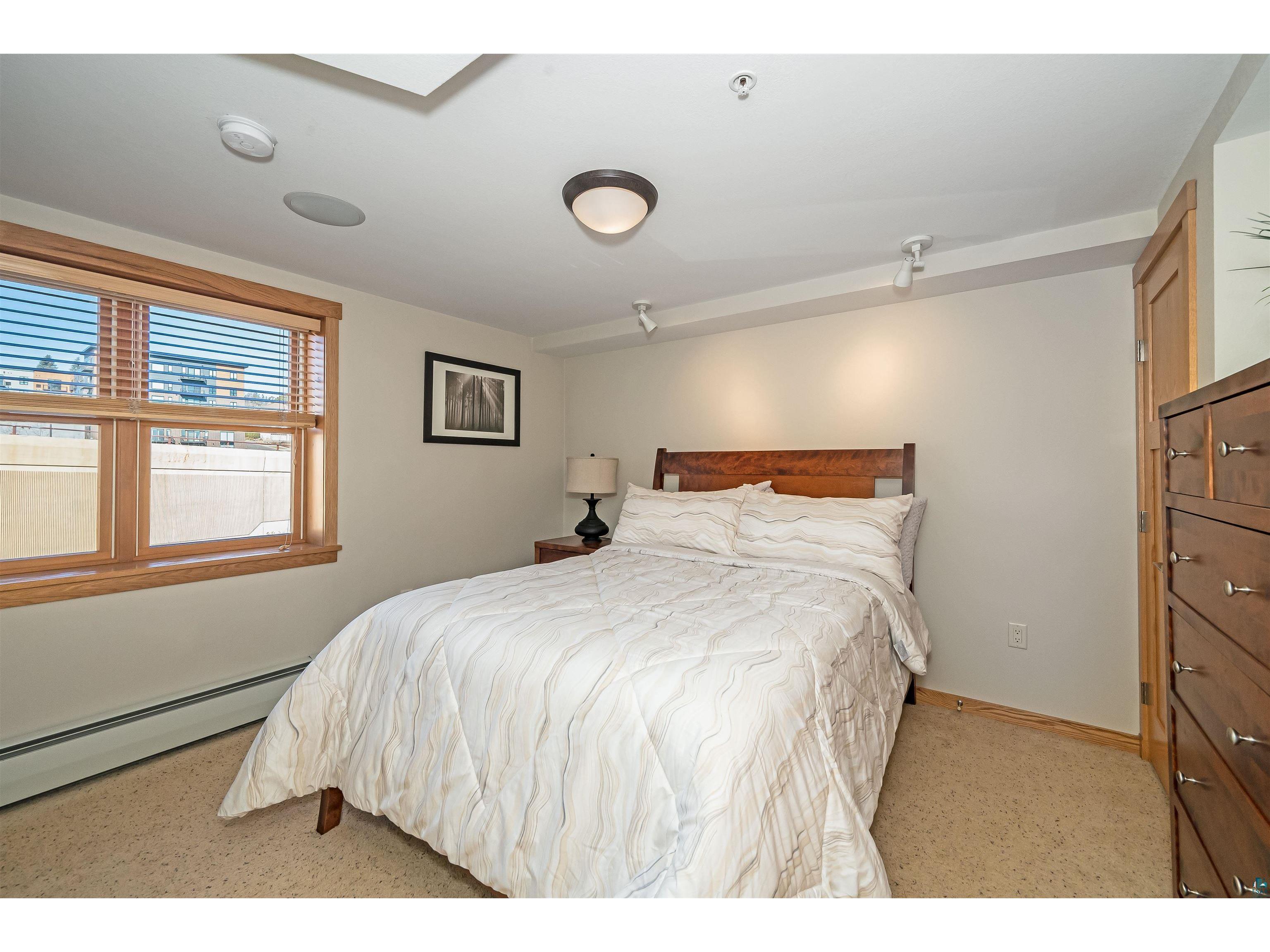 2126 Water St Duluth MN 55812 - Lake Superior 6119566 image12