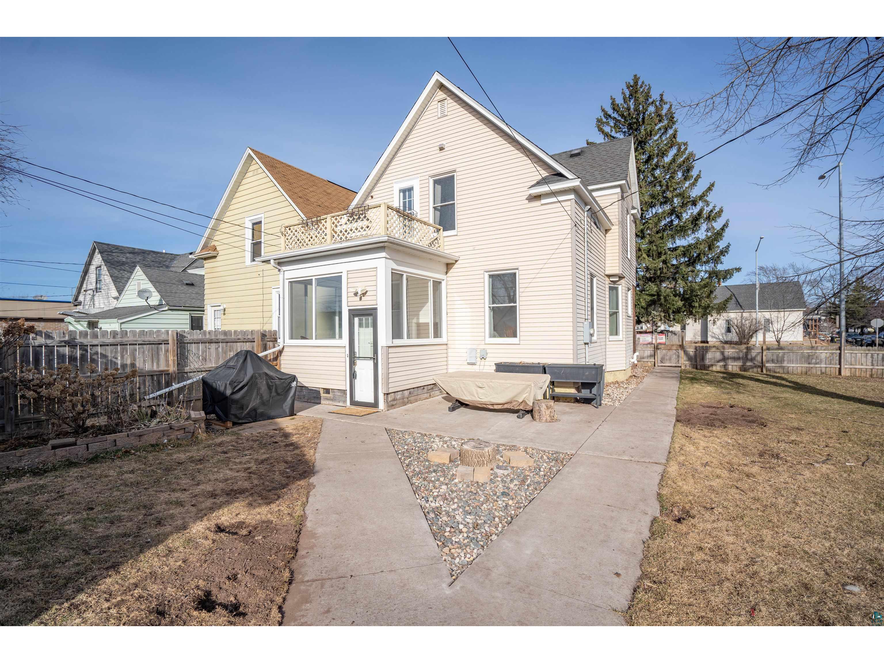 2127 Tower Ave Superior WI 54880 6112762 image1