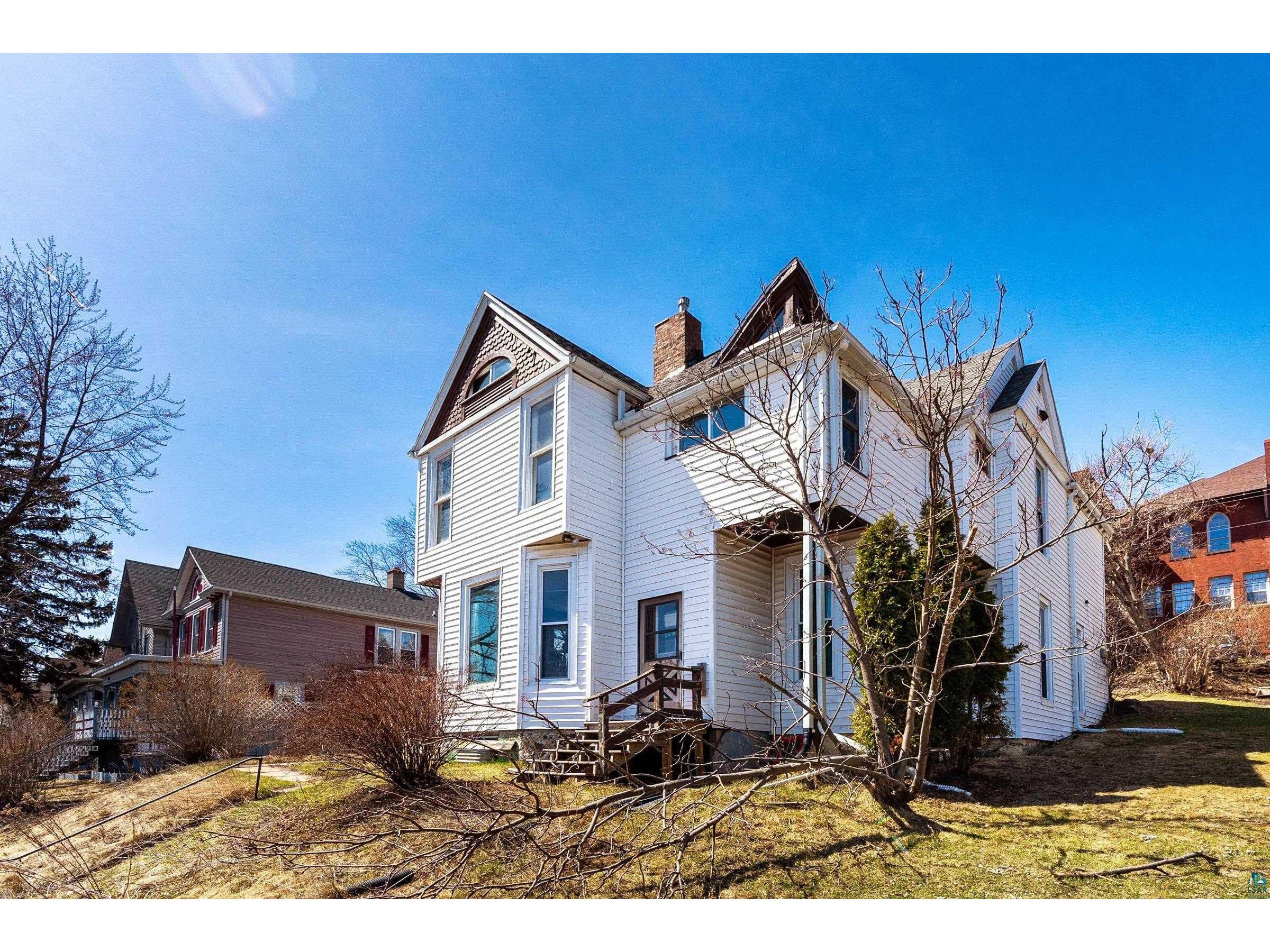 213 W 3rd St Duluth MN 55806 6107698 image1