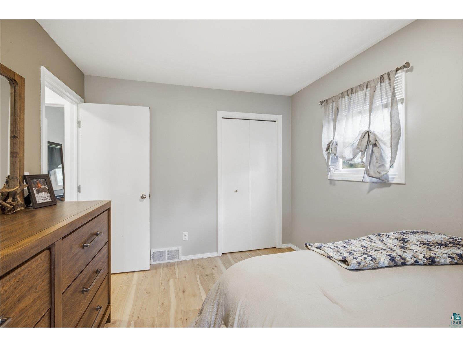 215 E 45th St Hibbing MN 55746 6126543 image16