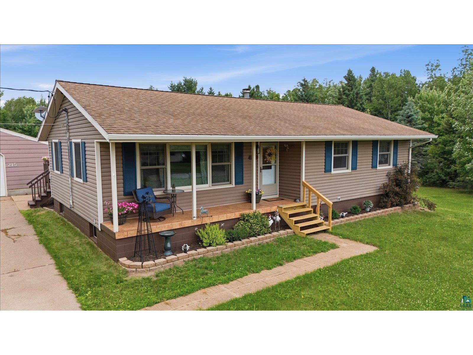 215 E 45th St Hibbing MN 55746 6126543 image39