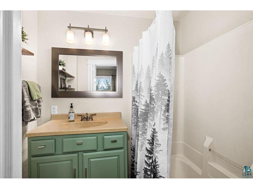 219 E Anoka St Duluth MN 55803 6125178 image21