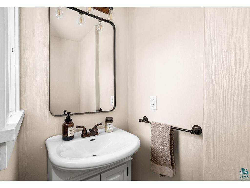 219 E Anoka St Duluth MN 55803 6125178 image24