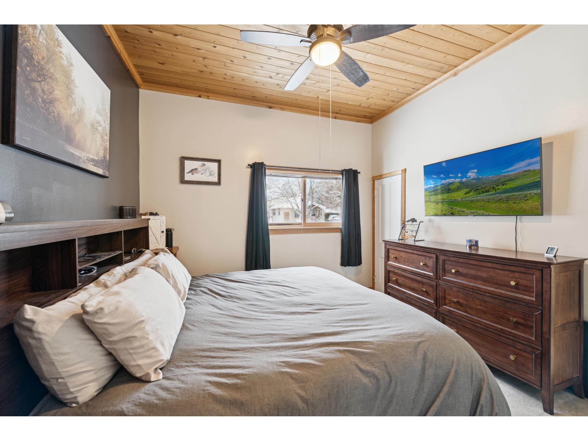 220 W 5th Ave Washburn WI 54891 6123374 image13