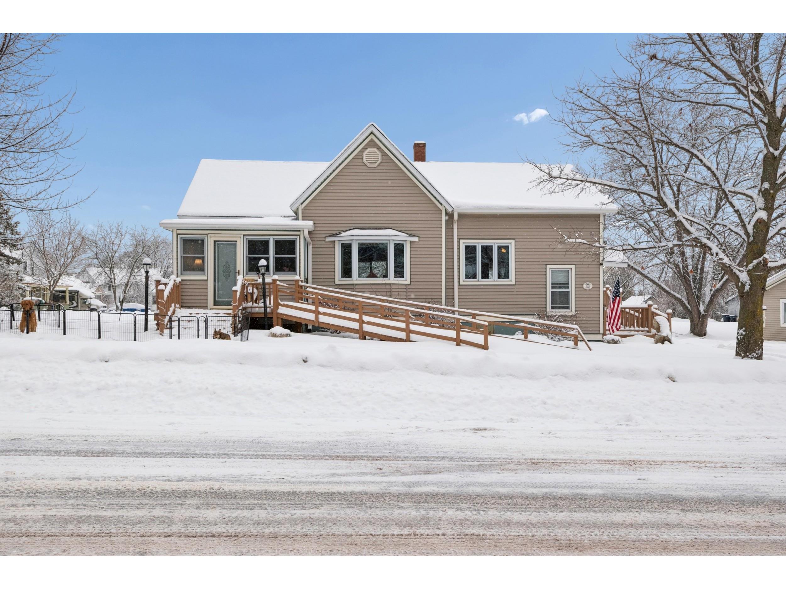 220 W 5th Ave Washburn WI 54891 6123374 image2