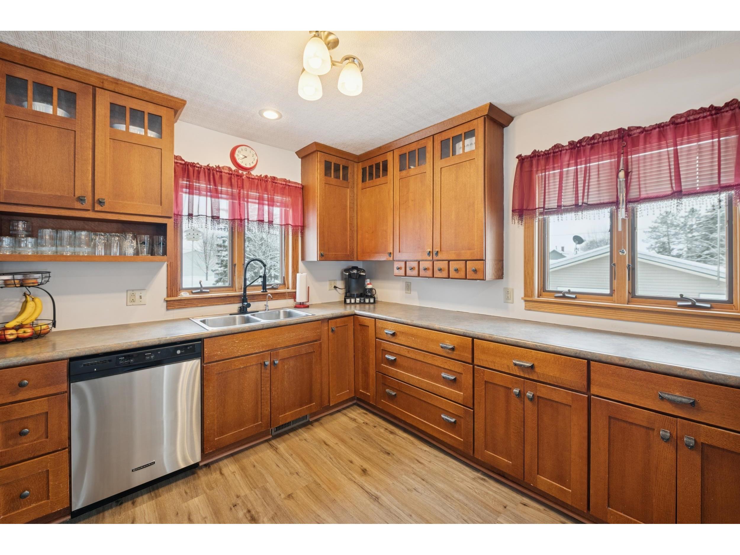 220 W 5th Ave Washburn WI 54891 6123374 image8